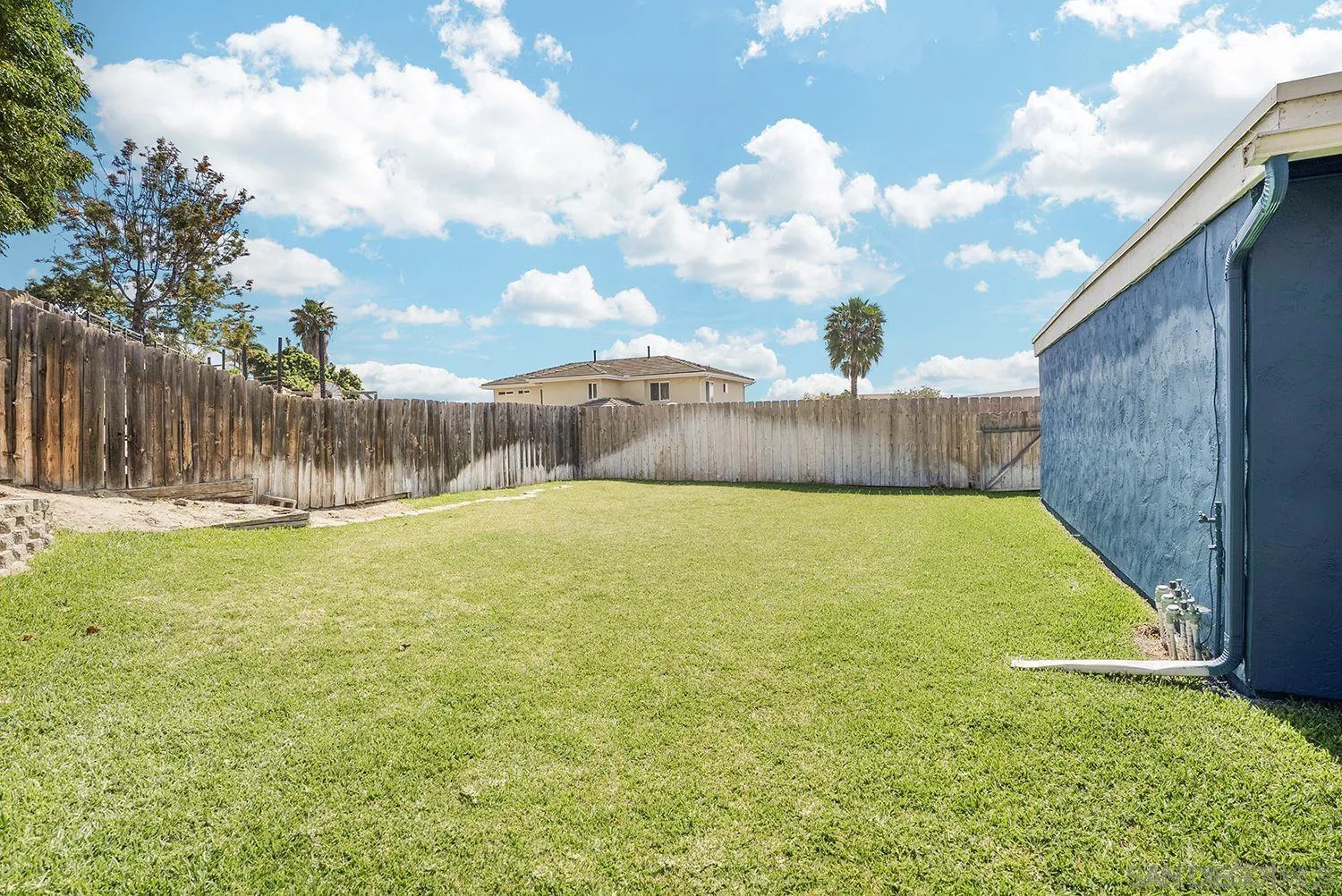 https://cdn.realtyfeed.com/cdn/127/260006920/eb45dcac0aec2745638a7fd110e1ccab.webp