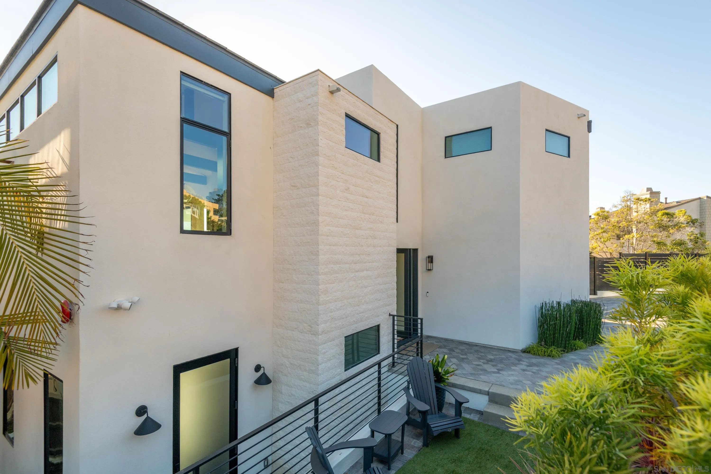 https://cdn.realtyfeed.com/cdn/127/260006923/0f7b33f5e87e642b3c769a08cfd76ef4.webp