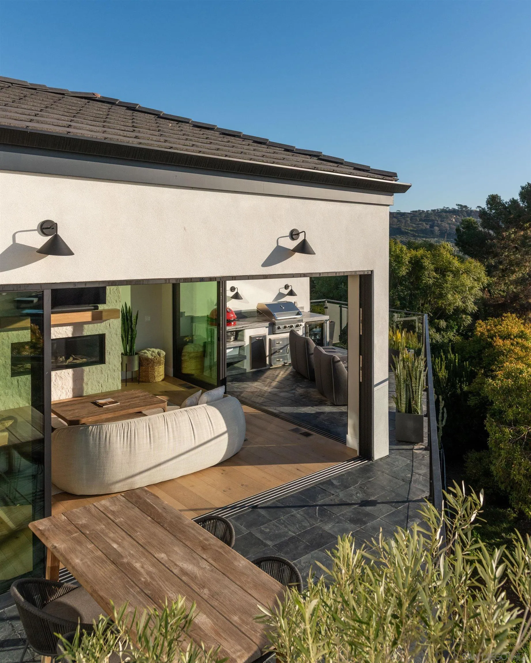 https://cdn.realtyfeed.com/cdn/127/260006923/163bdff5fec4cff1455cdaba4bdd260c.webp