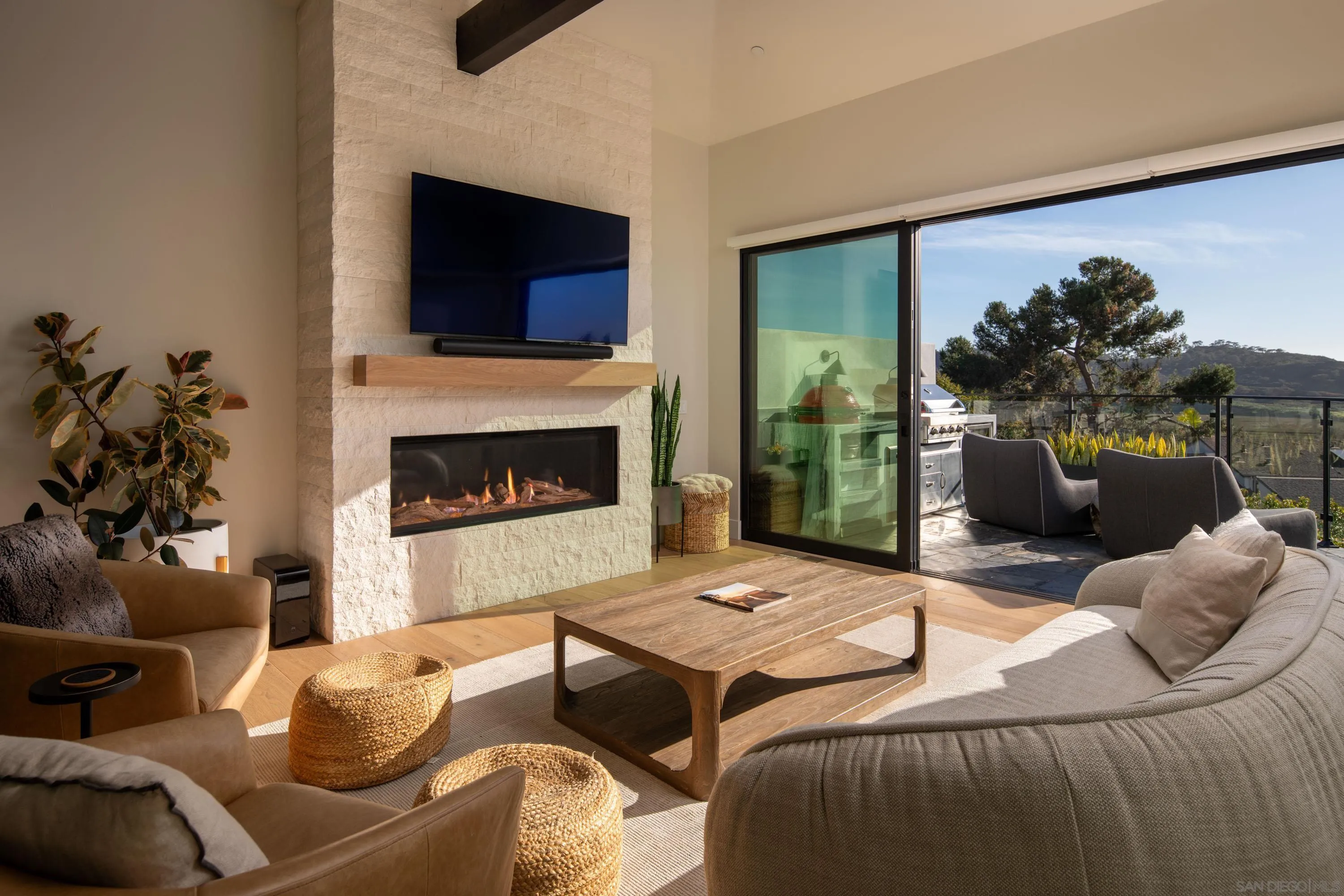 https://cdn.realtyfeed.com/cdn/127/260006923/2403b37db96411cc49f760564d07c4c5.webp