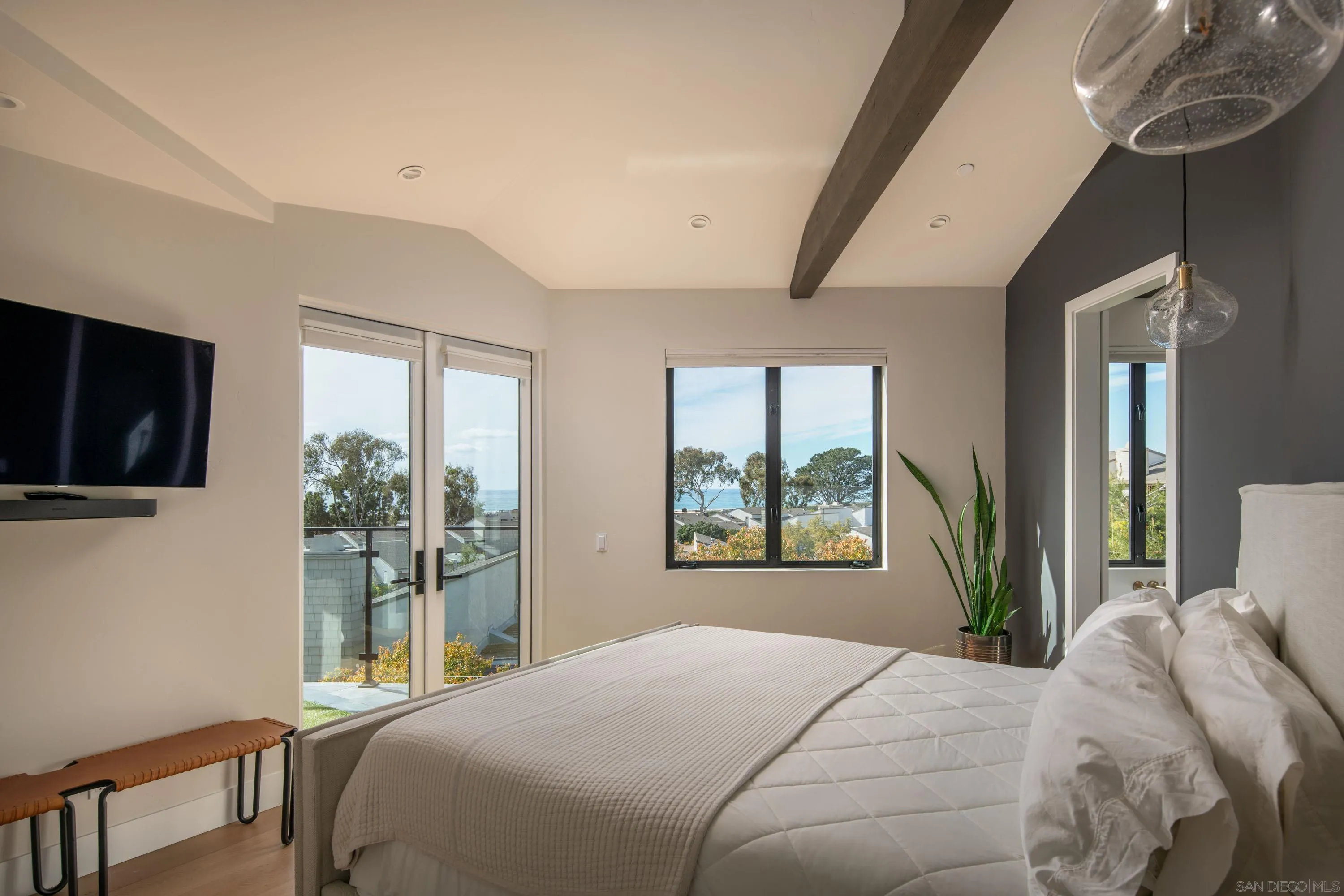 https://cdn.realtyfeed.com/cdn/127/260006923/76f46c274a6f45b1417d4a44f7b95d26.webp