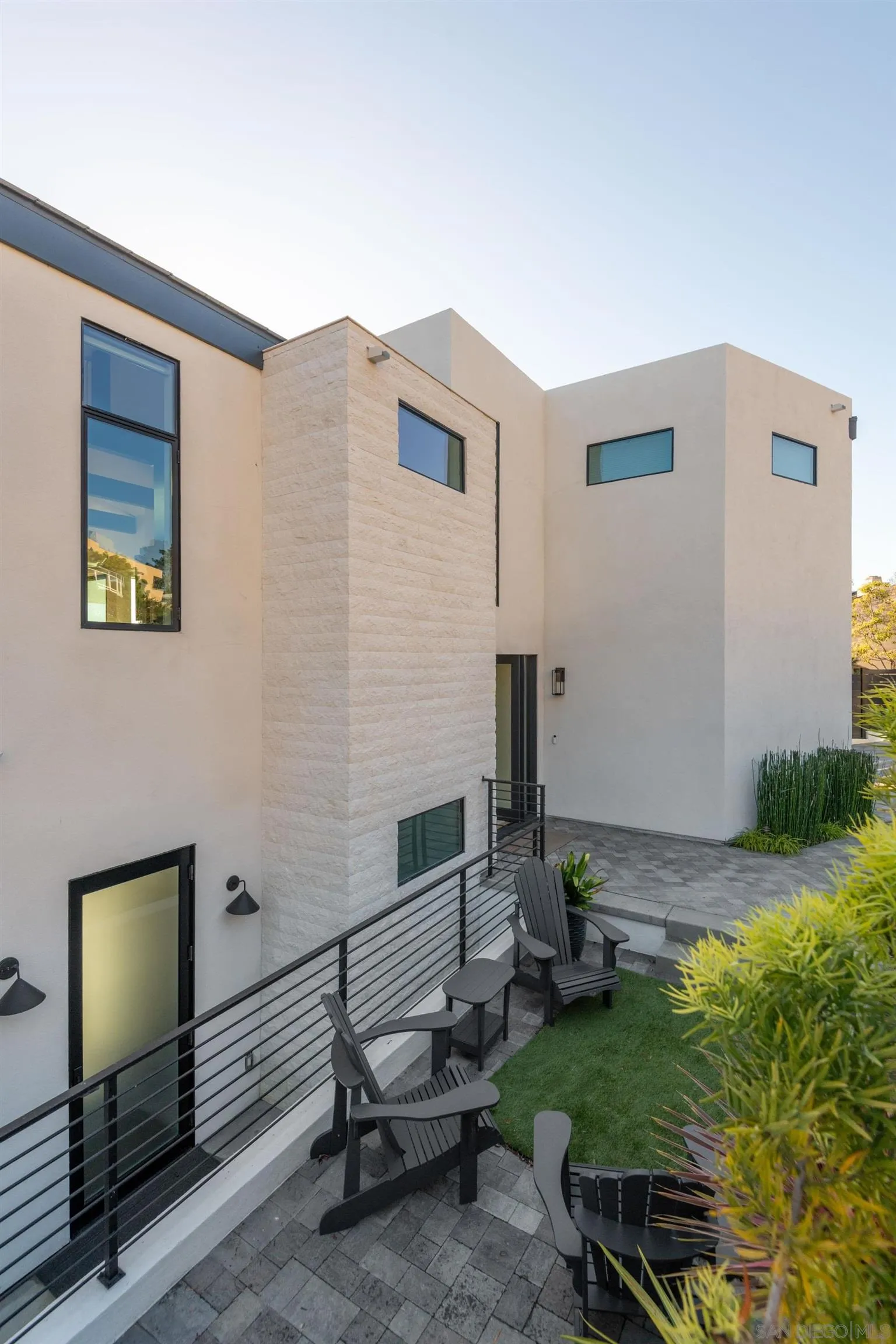 https://cdn.realtyfeed.com/cdn/127/260006923/89fd4f2606f5c4c191a8877473a7195b.webp