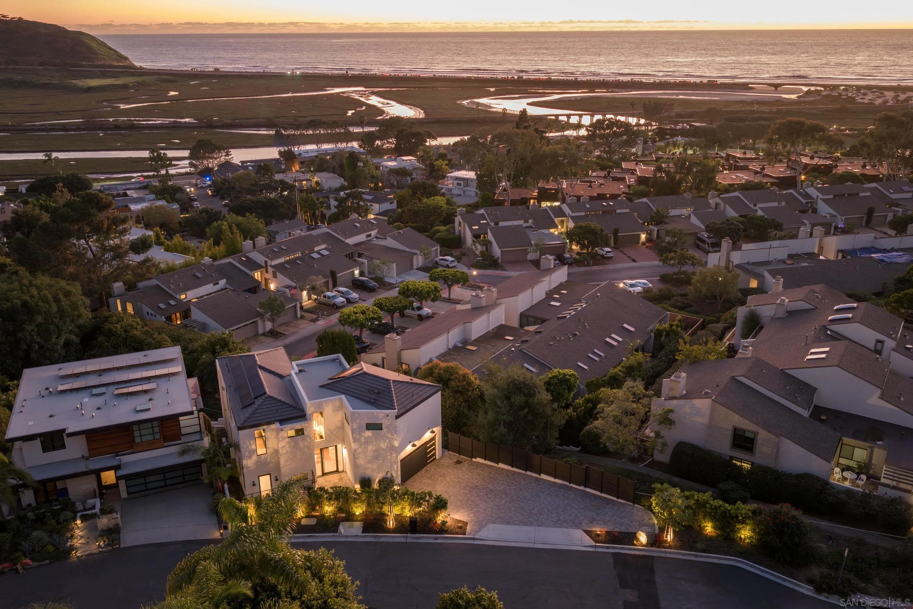 https://cdn.realtyfeed.com/cdn/127/260006923/9ba2ab08939d86715e4f847662134cad.webp