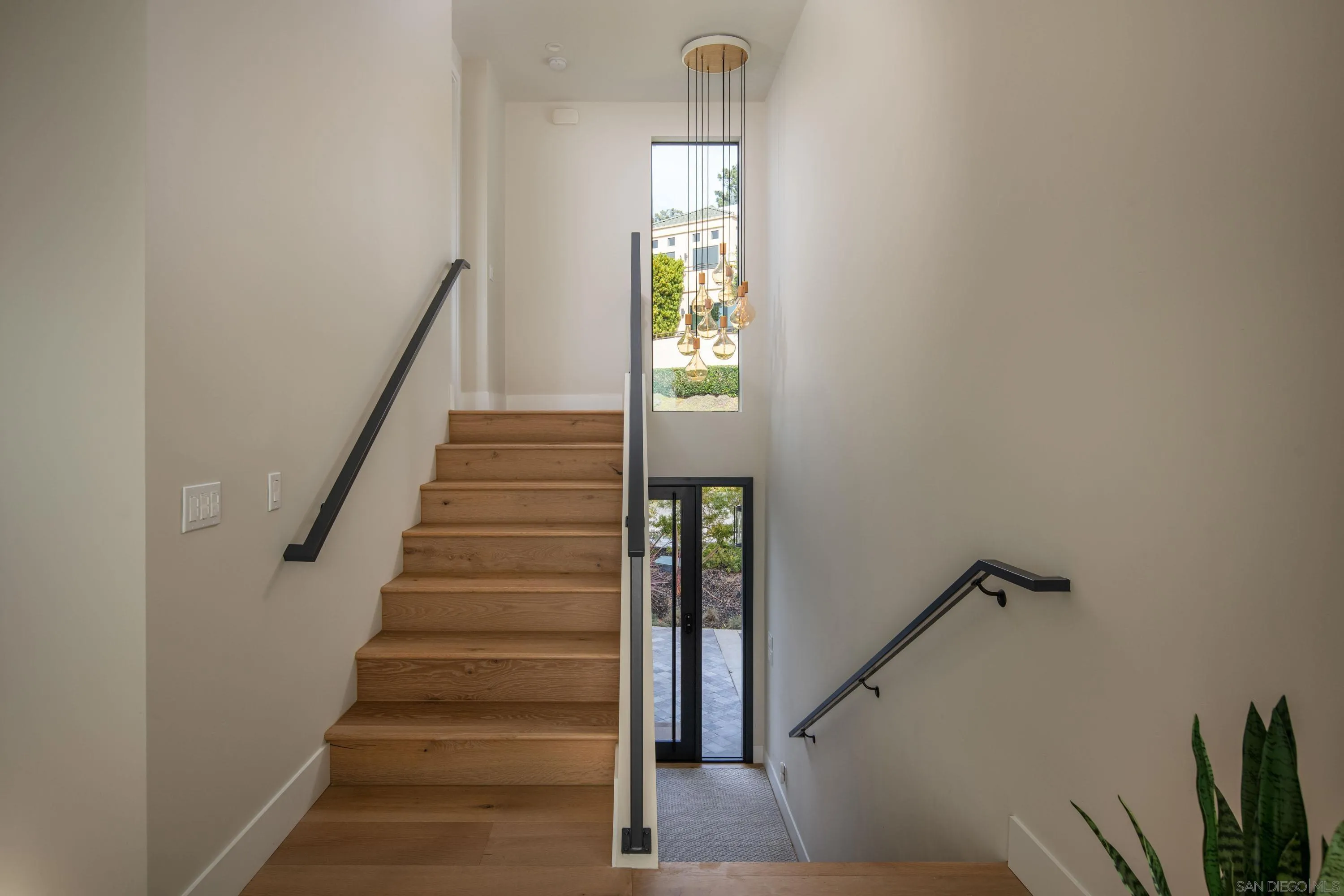 https://cdn.realtyfeed.com/cdn/127/260006923/a1cd63ea10d4f08dc9a713b2f4905c62.webp