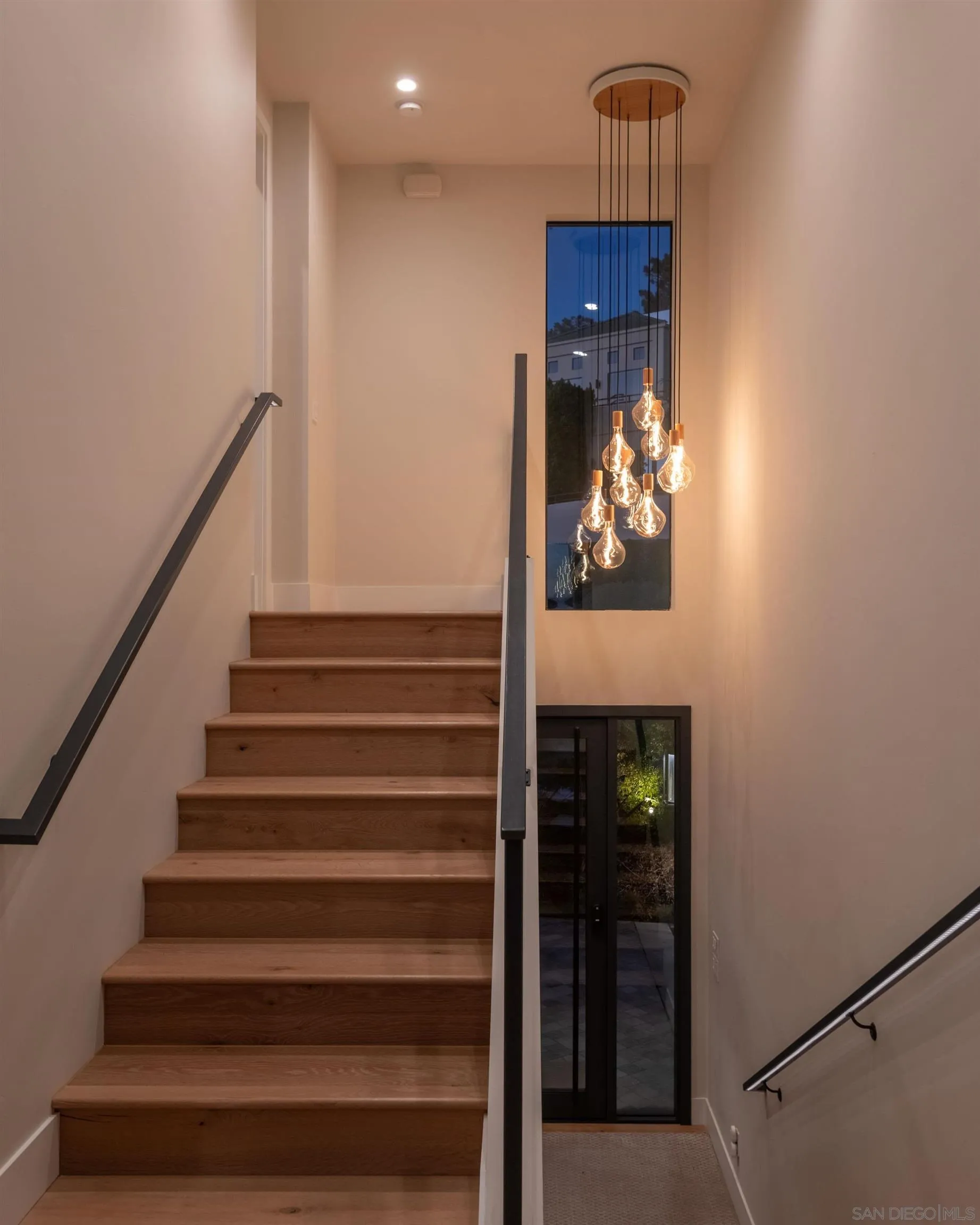 https://cdn.realtyfeed.com/cdn/127/260006923/cb6c790ebd94ee26606dfa00174a2146.webp
