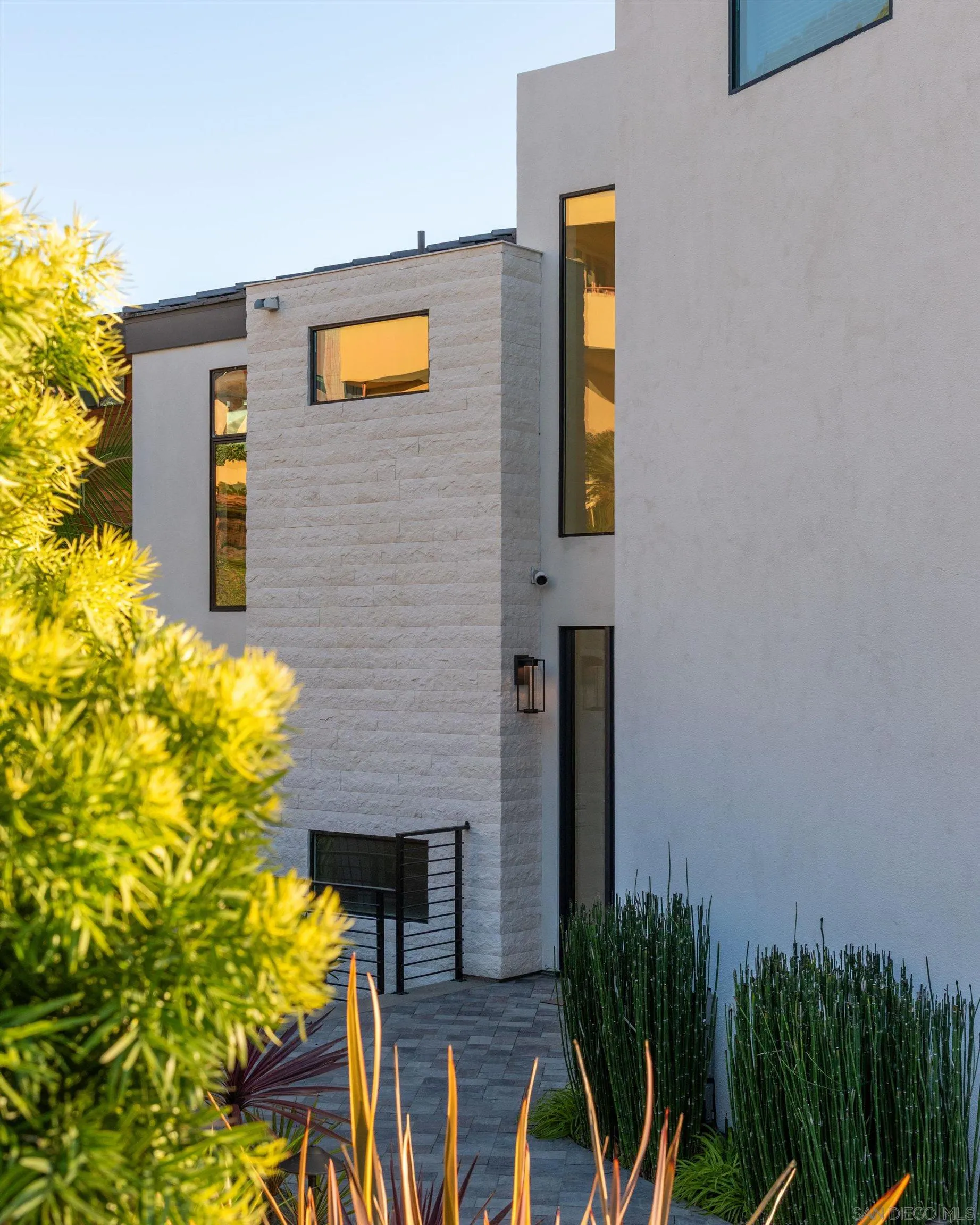 https://cdn.realtyfeed.com/cdn/127/260006923/cc926d3886c5804f9d4a64f18dc177b0.webp