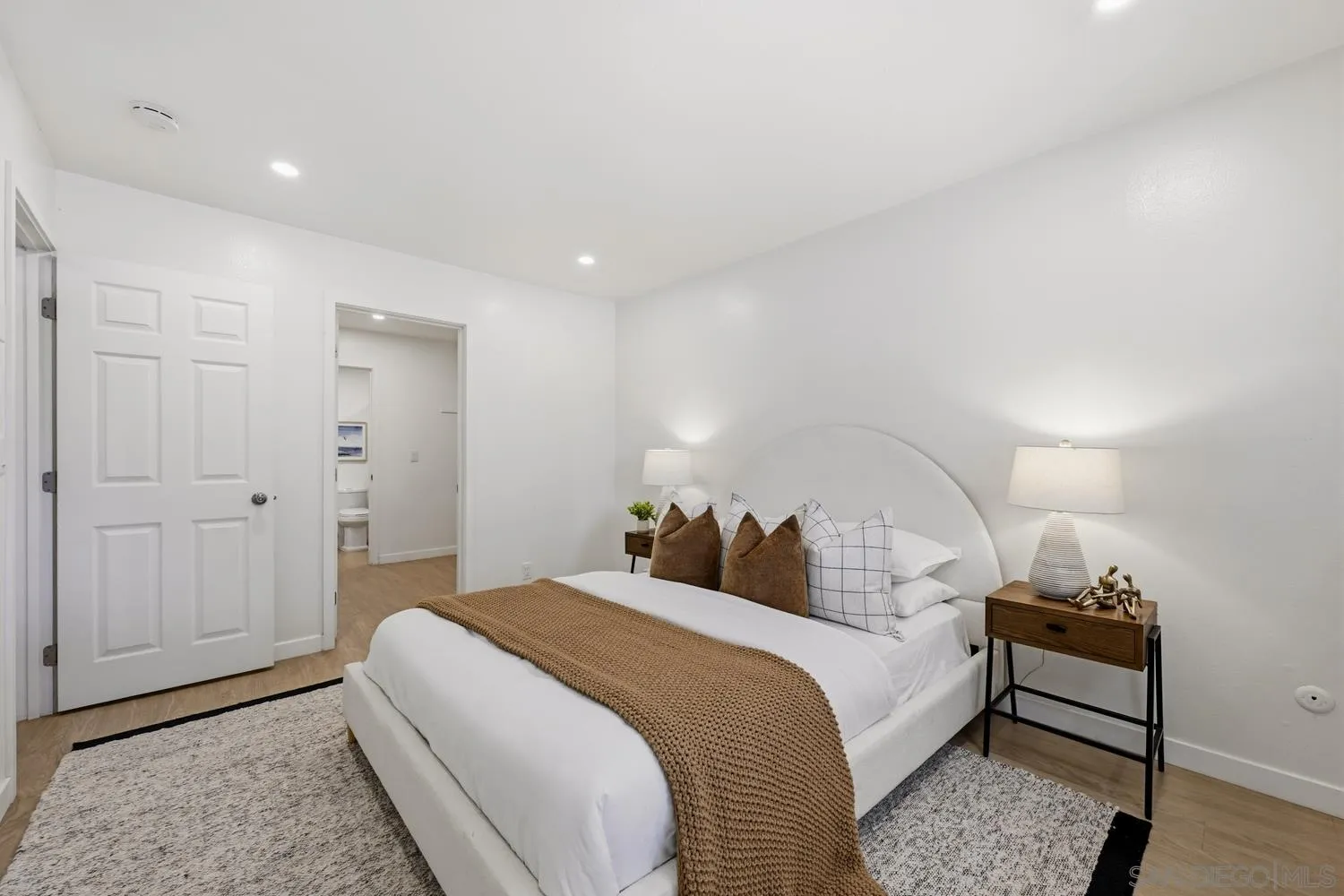 https://cdn.realtyfeed.com/cdn/127/260006926/34ebf6a325eecab1542939949f85ff90.webp