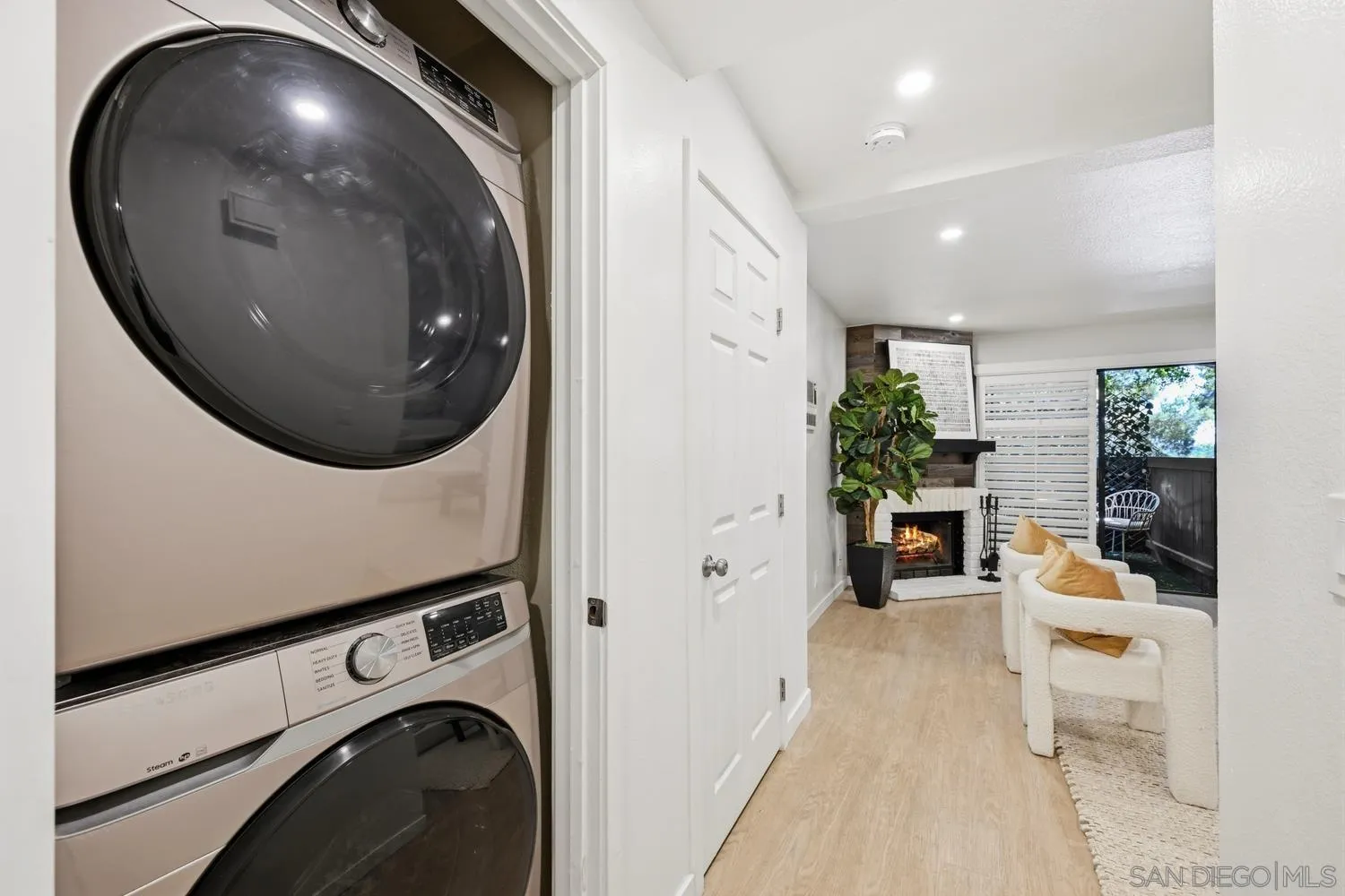 https://cdn.realtyfeed.com/cdn/127/260006926/68f87a6aae4deb0de2565a7721864208.webp