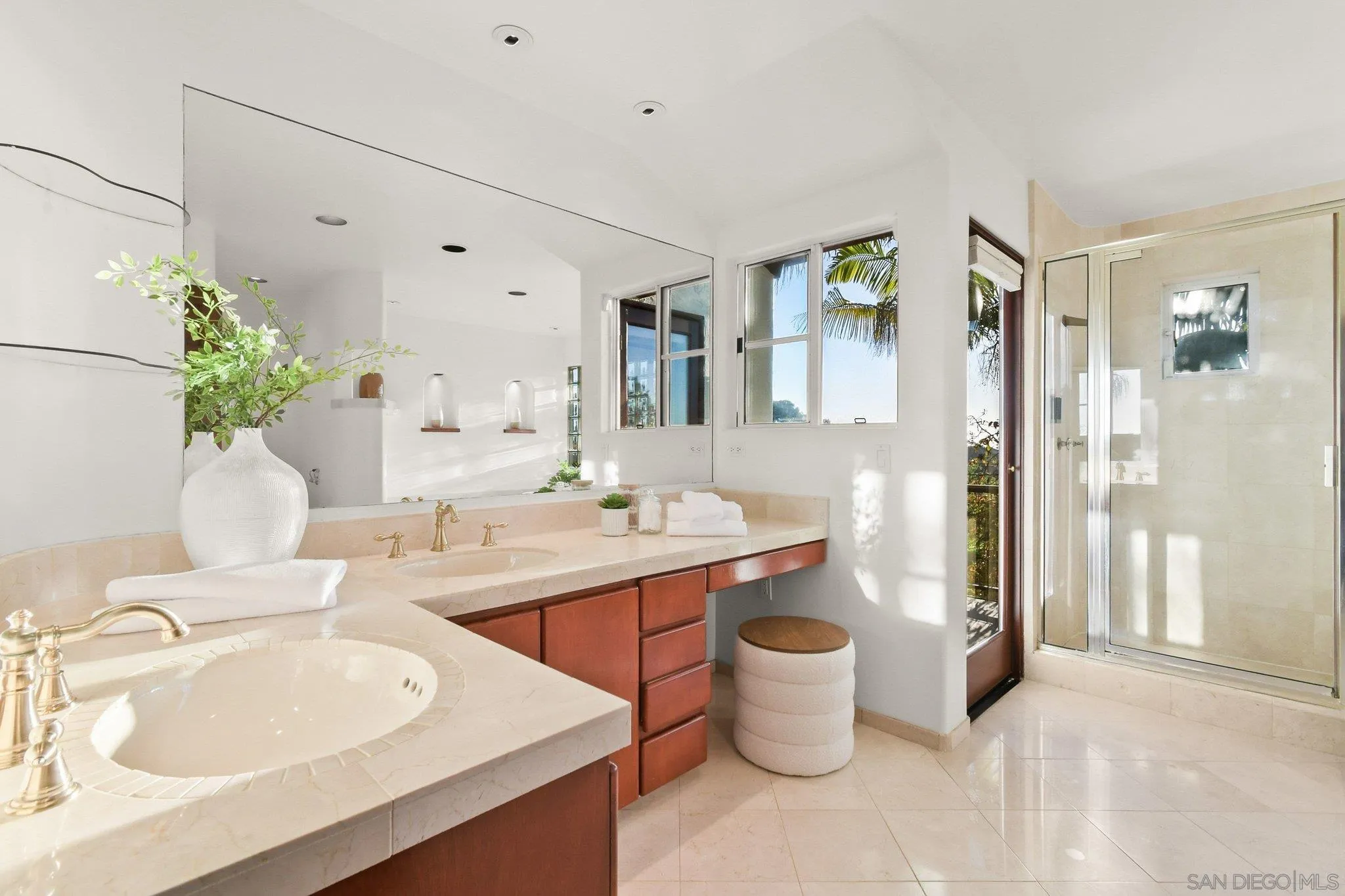 https://cdn.realtyfeed.com/cdn/127/260006929/7ceb69205c4f51d20f7406270e264150.webp