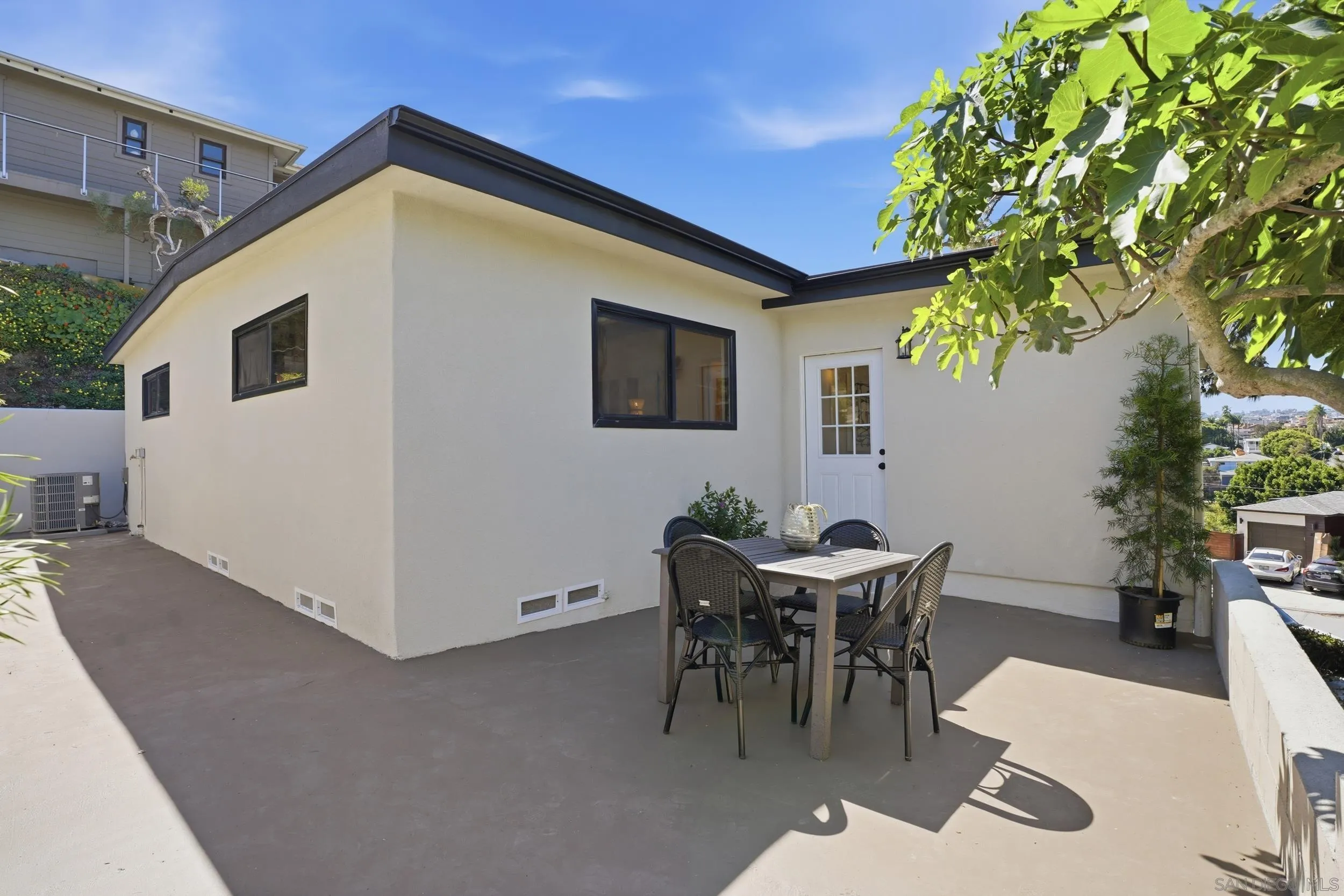 https://cdn.realtyfeed.com/cdn/127/260006931/21bb2c4d65e86763ec57d008a514452d.webp