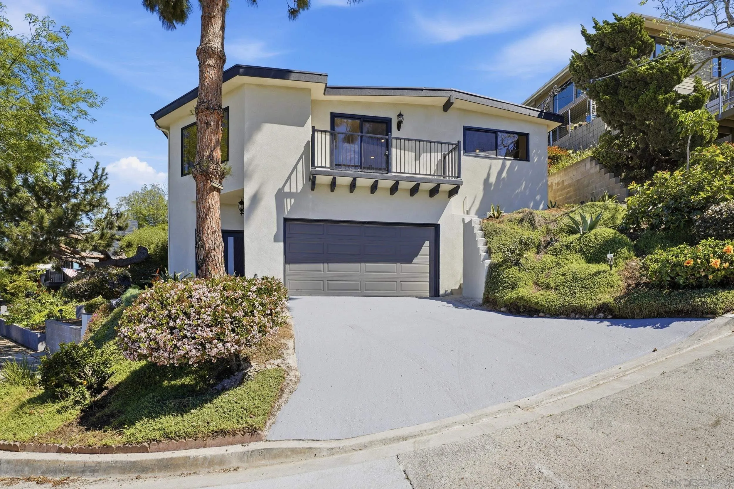 https://cdn.realtyfeed.com/cdn/127/260006931/23442bb36da7f48285728d63bc4aecdb.webp