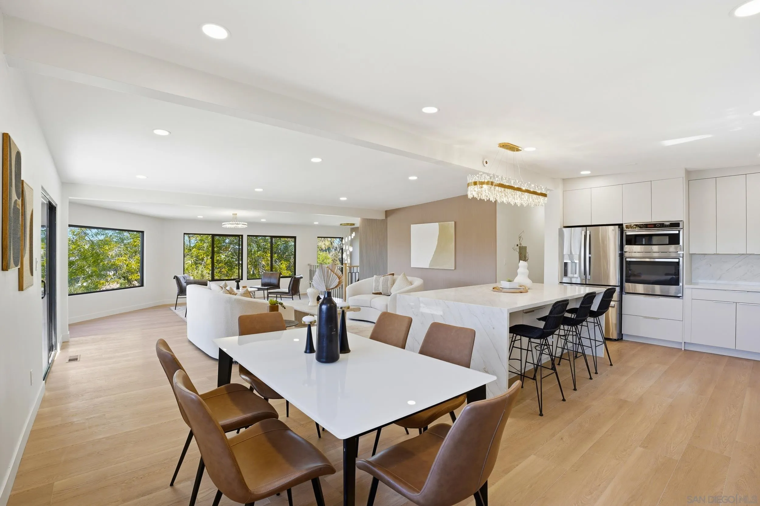 https://cdn.realtyfeed.com/cdn/127/260006931/4d6f0abd5d0a63af9ac49b2c8c83a7ea.webp