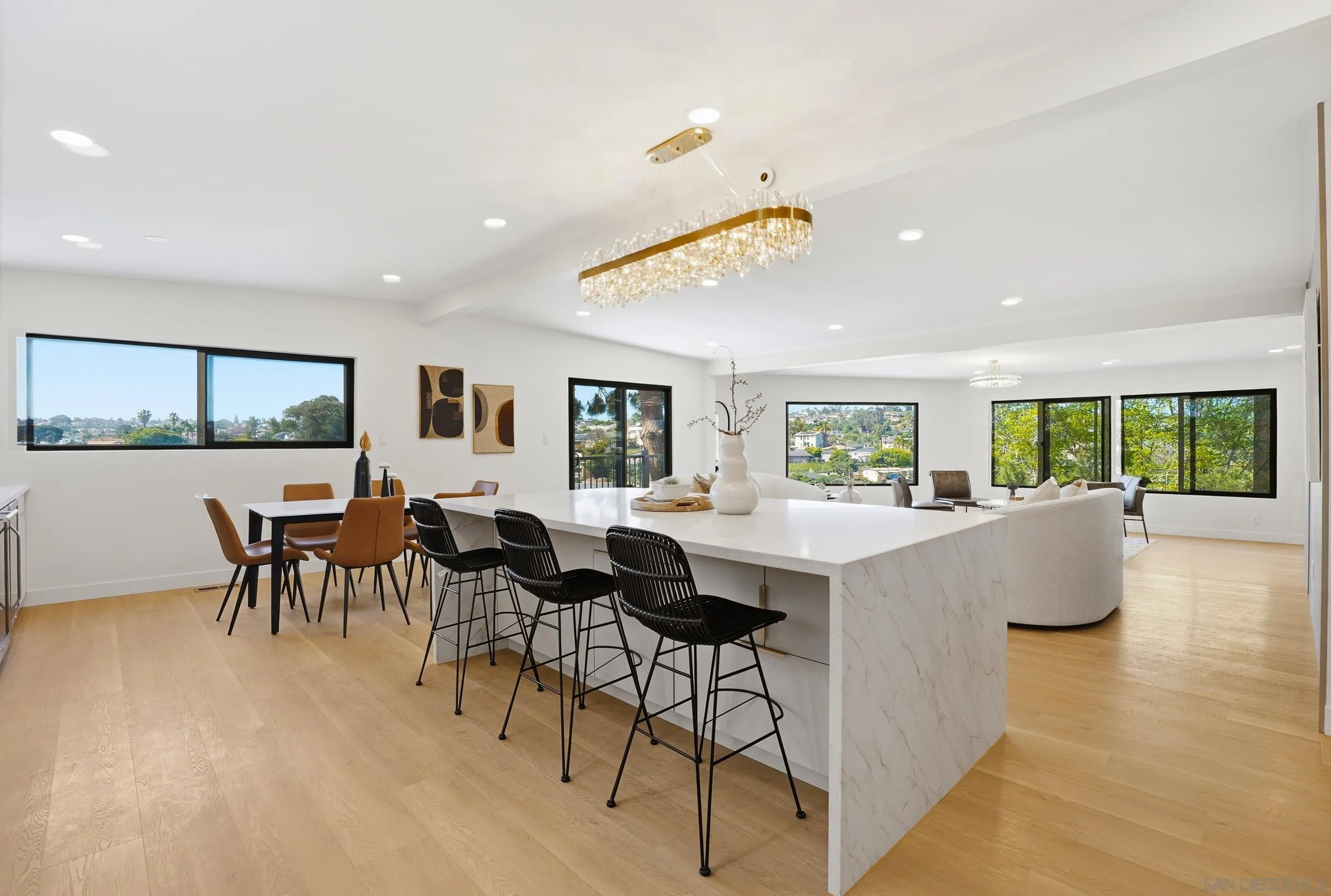 https://cdn.realtyfeed.com/cdn/127/260006931/5d84e4e20ee648960f9c0e02ef67c7de.webp