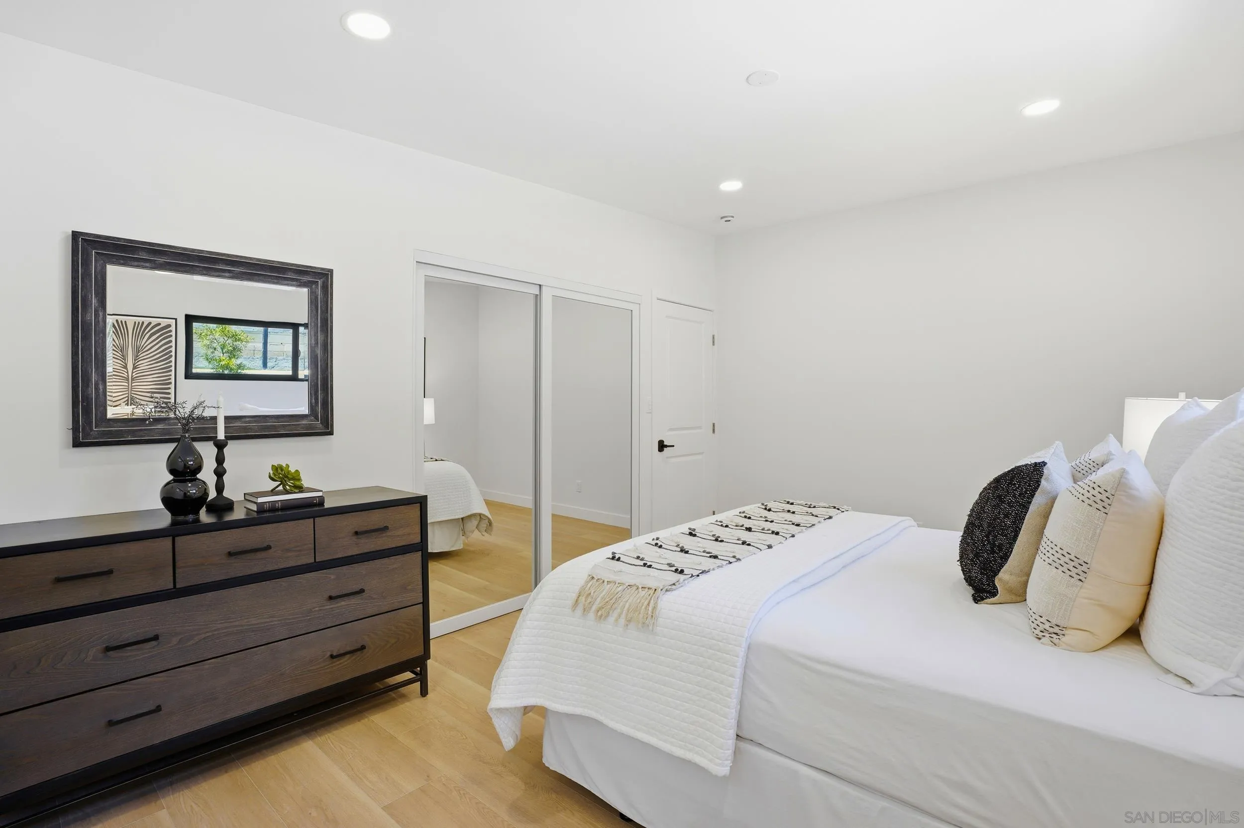 https://cdn.realtyfeed.com/cdn/127/260006931/a7e6b129e60d46efd48c384e3d906fd5.webp
