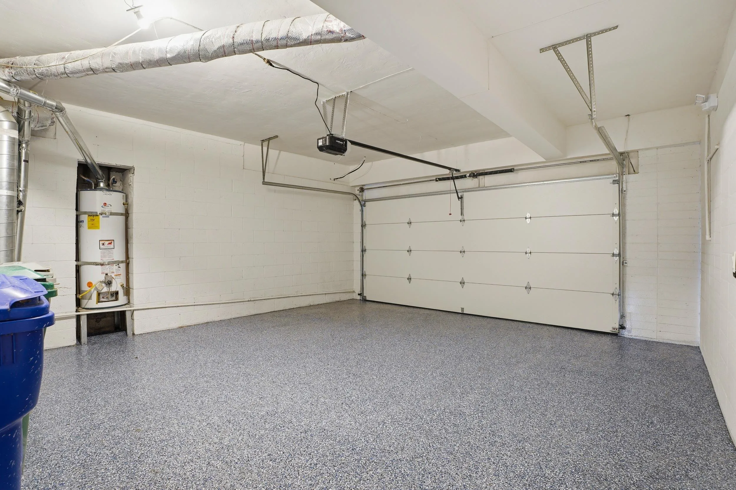 https://cdn.realtyfeed.com/cdn/127/260006931/bb42b98ea81a8a3f7c16ff3793e88887.webp