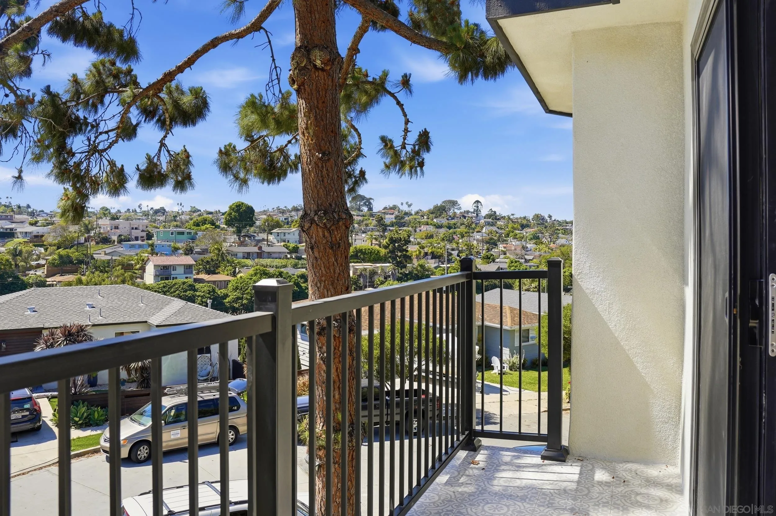 https://cdn.realtyfeed.com/cdn/127/260006931/ca5b9888957b404ca9ce24d695364745.webp