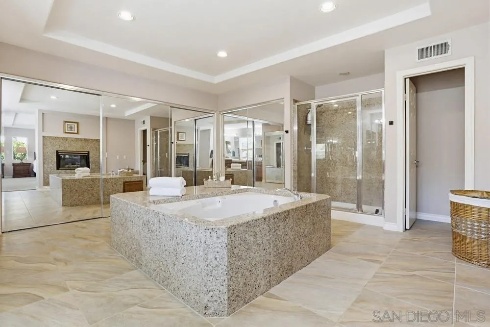 https://cdn.realtyfeed.com/cdn/127/260006935/0354c975ebf1403eb3515d585f2351f0.webp