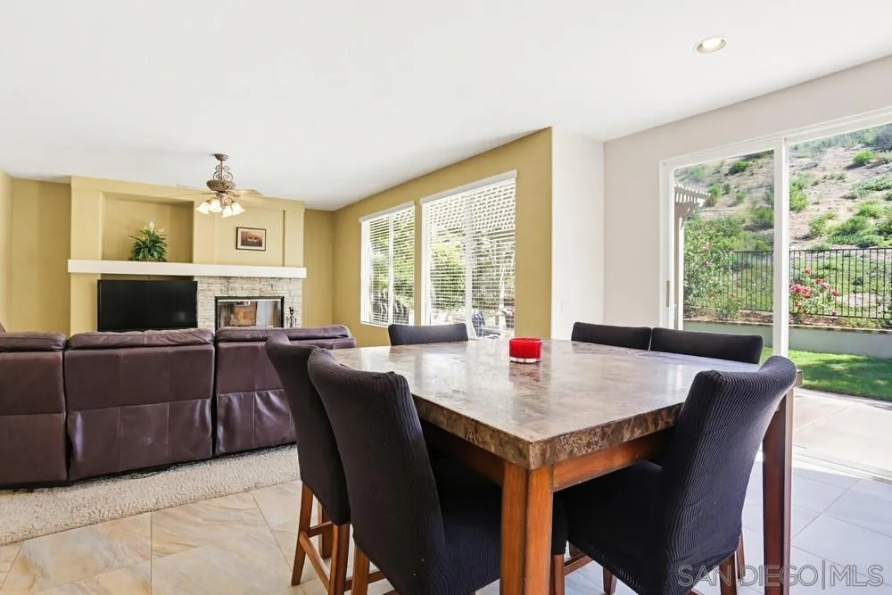 https://cdn.realtyfeed.com/cdn/127/260006935/fff546781d27baa8299bfc1ca20c2975.webp