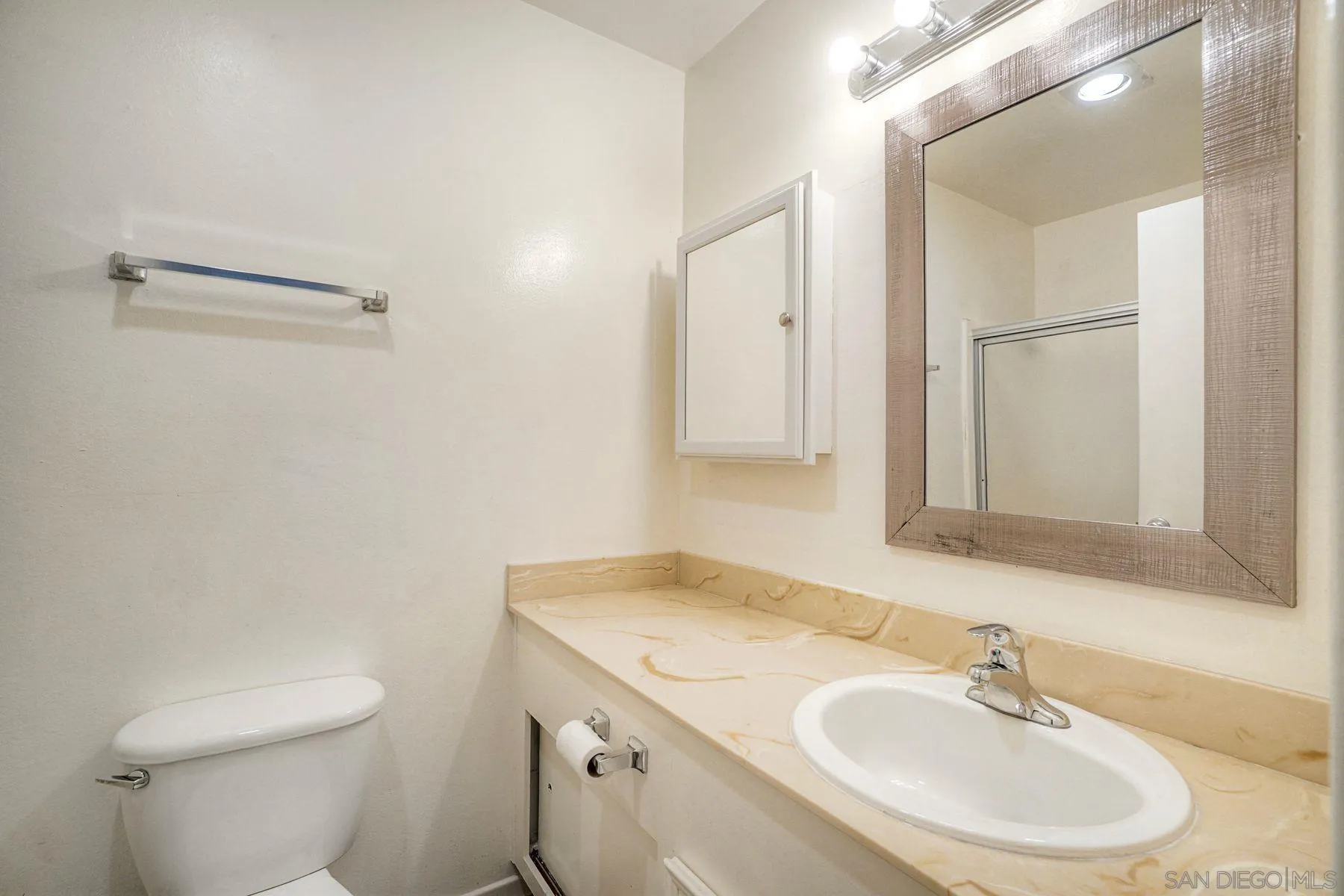 Photo #9: 260006937 Listing: Photo #9