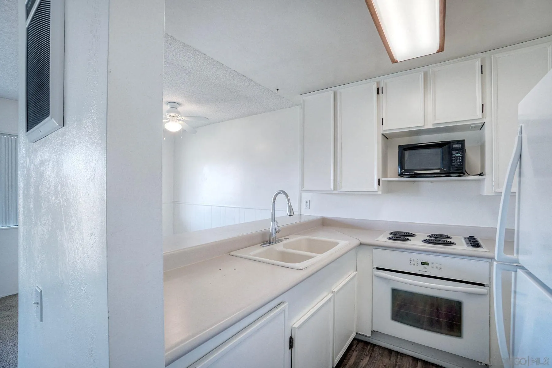 Photo #6: 260006937 Listing: Photo #6
