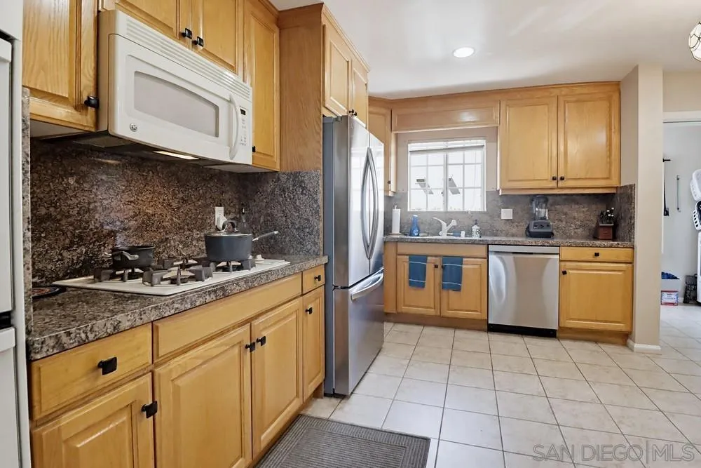 https://cdn.realtyfeed.com/cdn/127/260006940/109ba1e146067237a753f6449c838eb6.webp