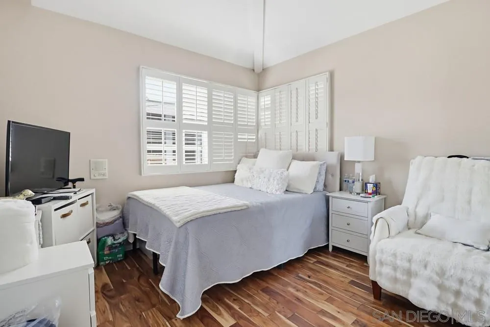 https://cdn.realtyfeed.com/cdn/127/260006940/2d3aae62f76c9220a94f85f9deab29f6.webp