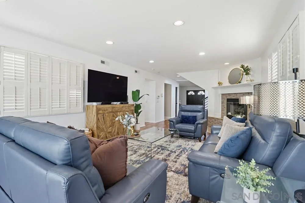 https://cdn.realtyfeed.com/cdn/127/260006940/69286ecf28425d7275347490935028ef.webp