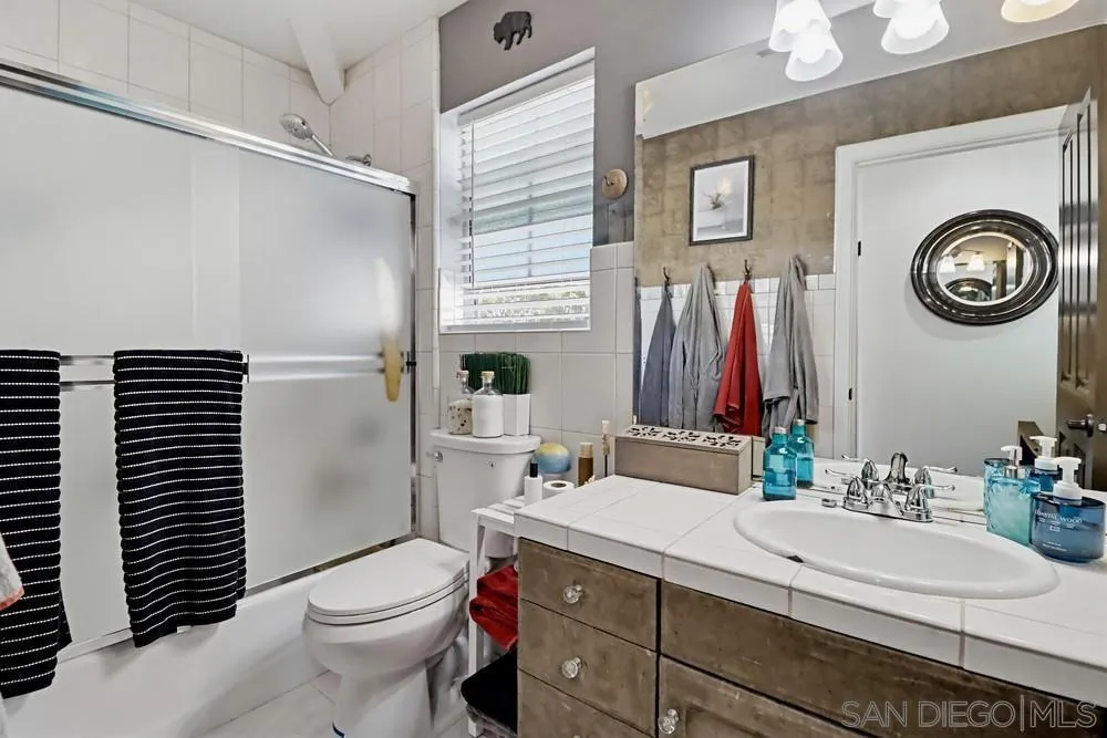 https://cdn.realtyfeed.com/cdn/127/260006940/d5c3f3e667f9fd1ed32968145a50190e.webp