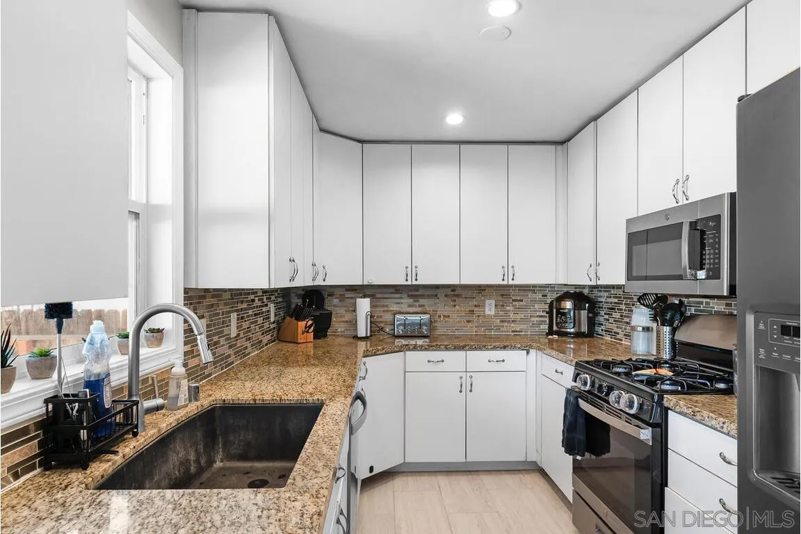 https://cdn.realtyfeed.com/cdn/127/260006941/7b8690215f81fb67277de74d0354f6a9.webp