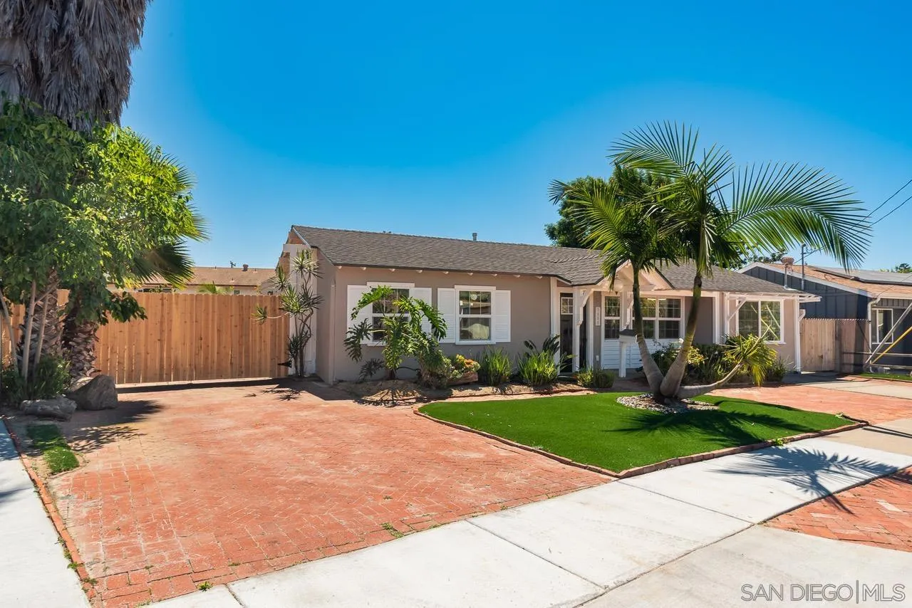 https://cdn.realtyfeed.com/cdn/127/260006943/74c18ee844938df17761f01a2627bb51.webp