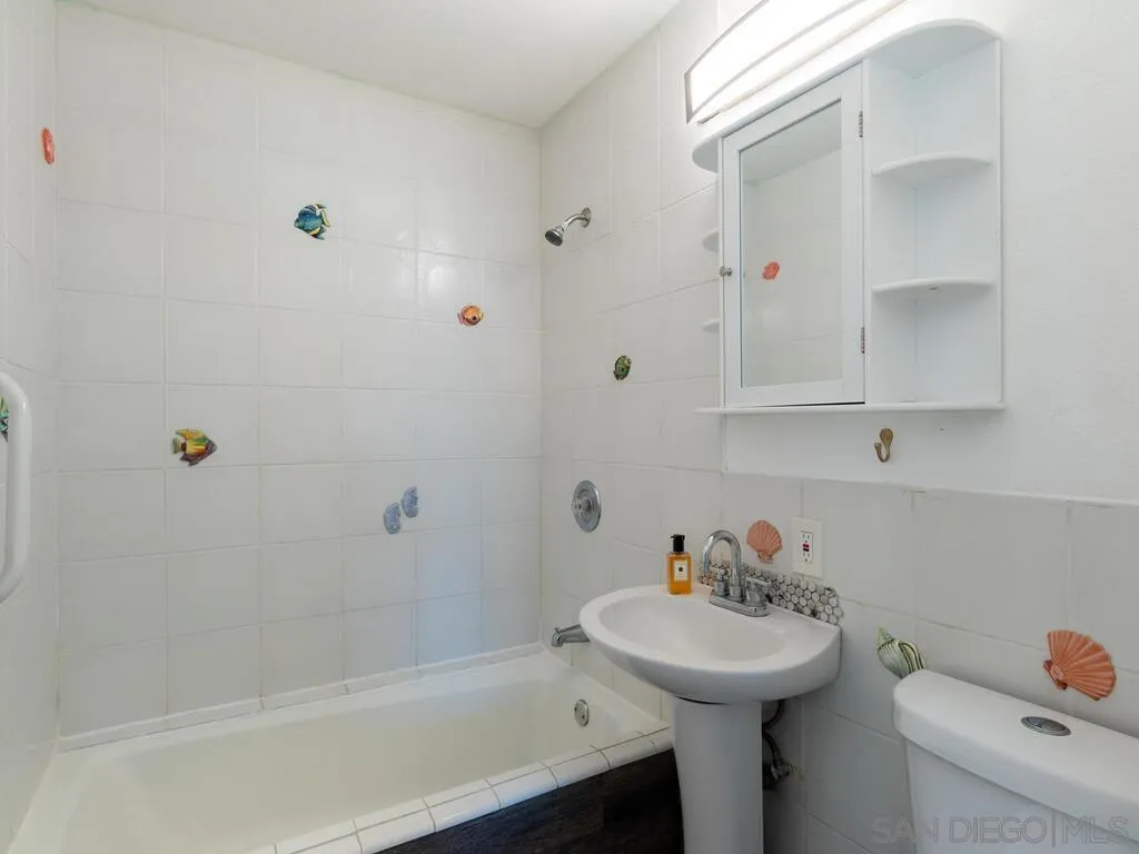 https://cdn.realtyfeed.com/cdn/127/260006943/78553639d692869aad795691551b30ad.webp