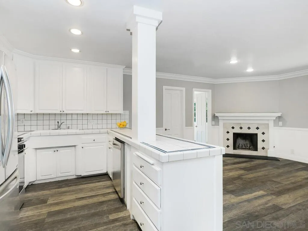 https://cdn.realtyfeed.com/cdn/127/260006943/867c6338a93c9011d775136862c54b88.webp
