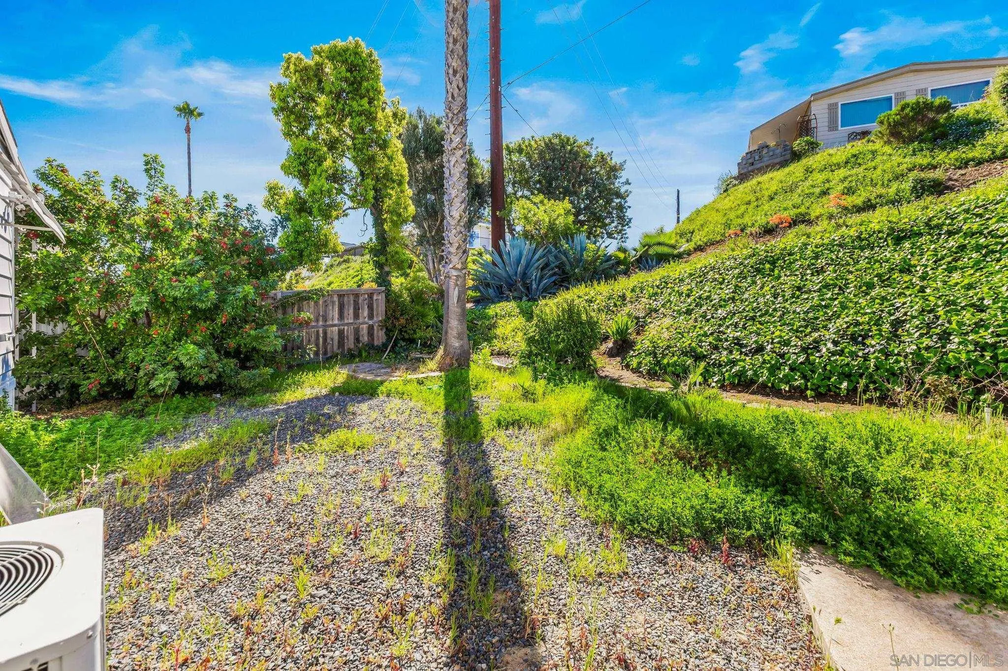 https://cdn.realtyfeed.com/cdn/127/260006944/091e80740225d637a3542ed92a0b9060.webp