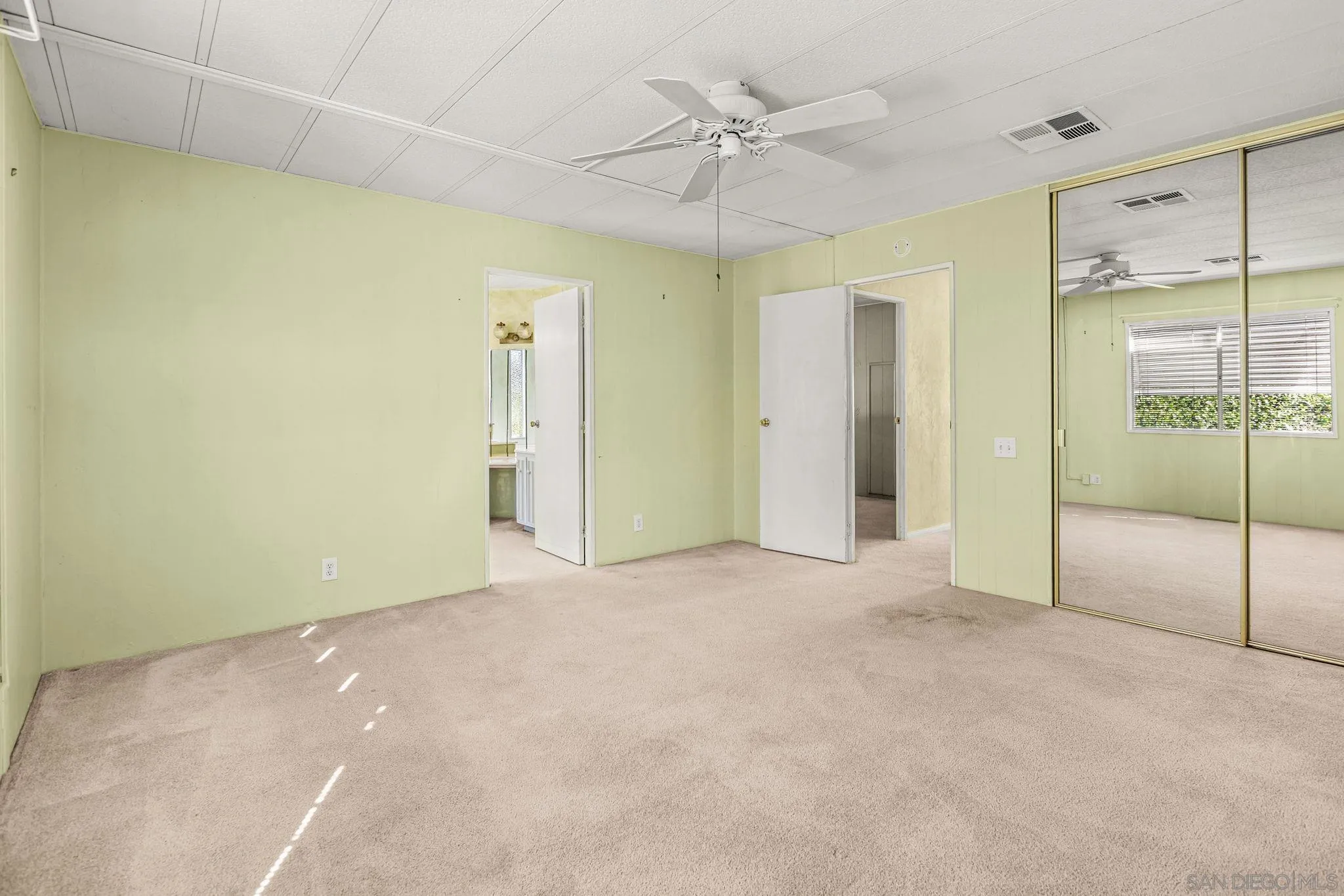 https://cdn.realtyfeed.com/cdn/127/260006944/5ab8187a23d1d4c0f6c1590bda39c91b.webp