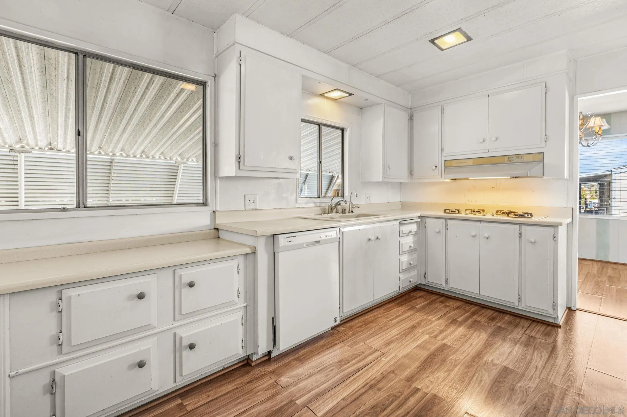 https://cdn.realtyfeed.com/cdn/127/260006944/6ab465679b87b1da3403ad393e647fa8.webp