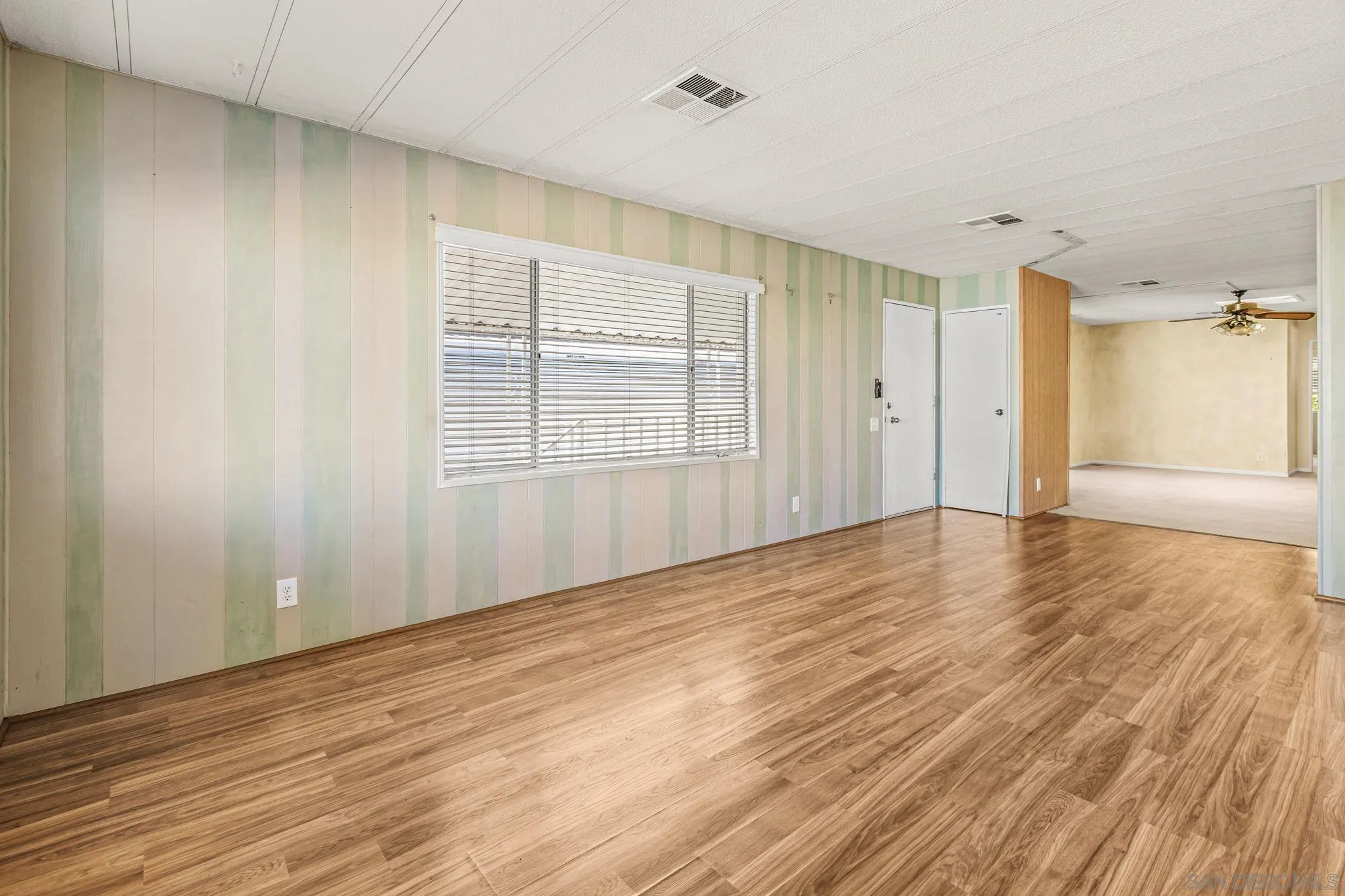 https://cdn.realtyfeed.com/cdn/127/260006944/89724586352e861eda3f3f41698af4ea.webp