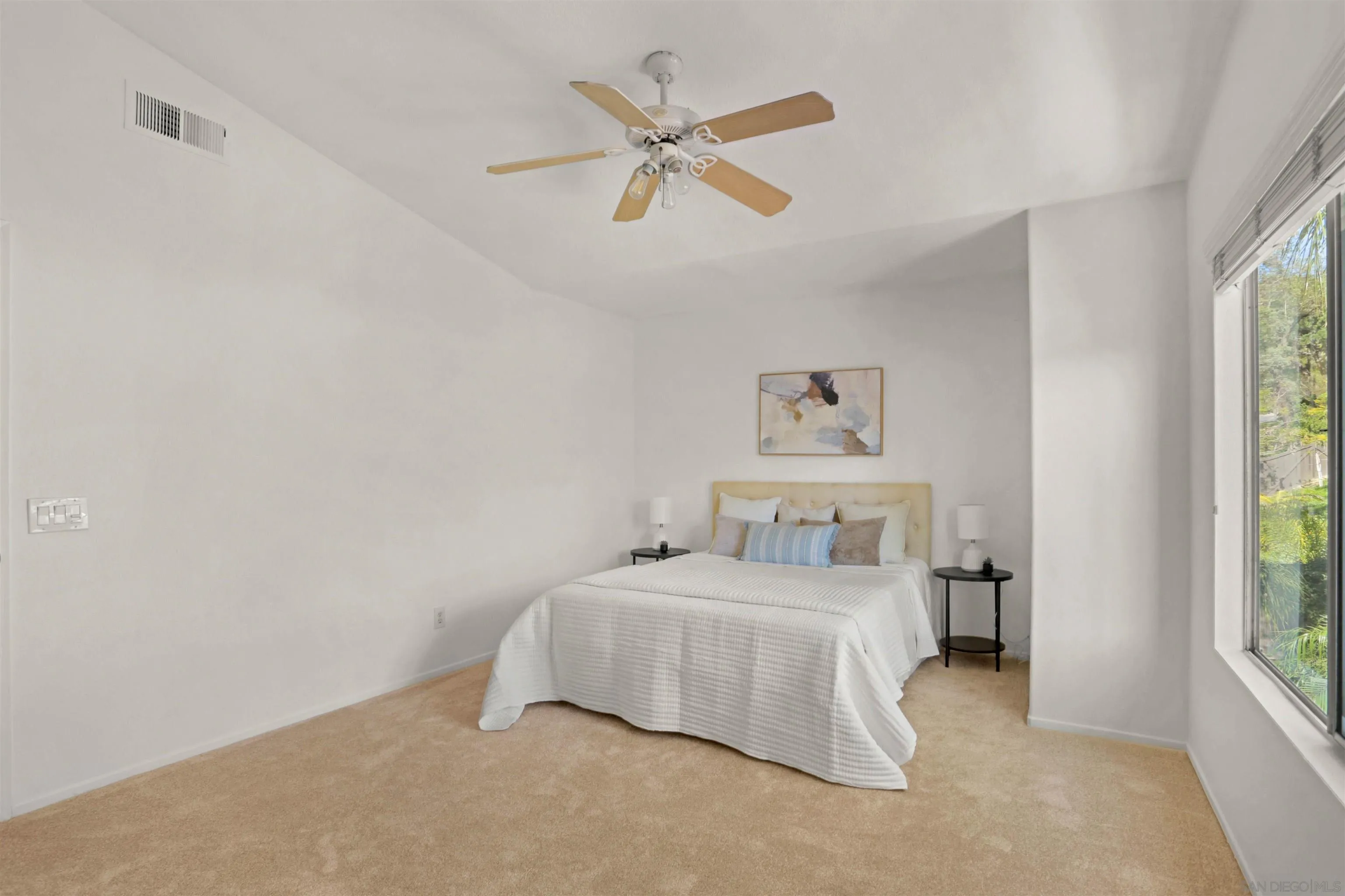 https://cdn.realtyfeed.com/cdn/127/260006957/8292767e5ceba8ae7854c455f9716ed5.webp