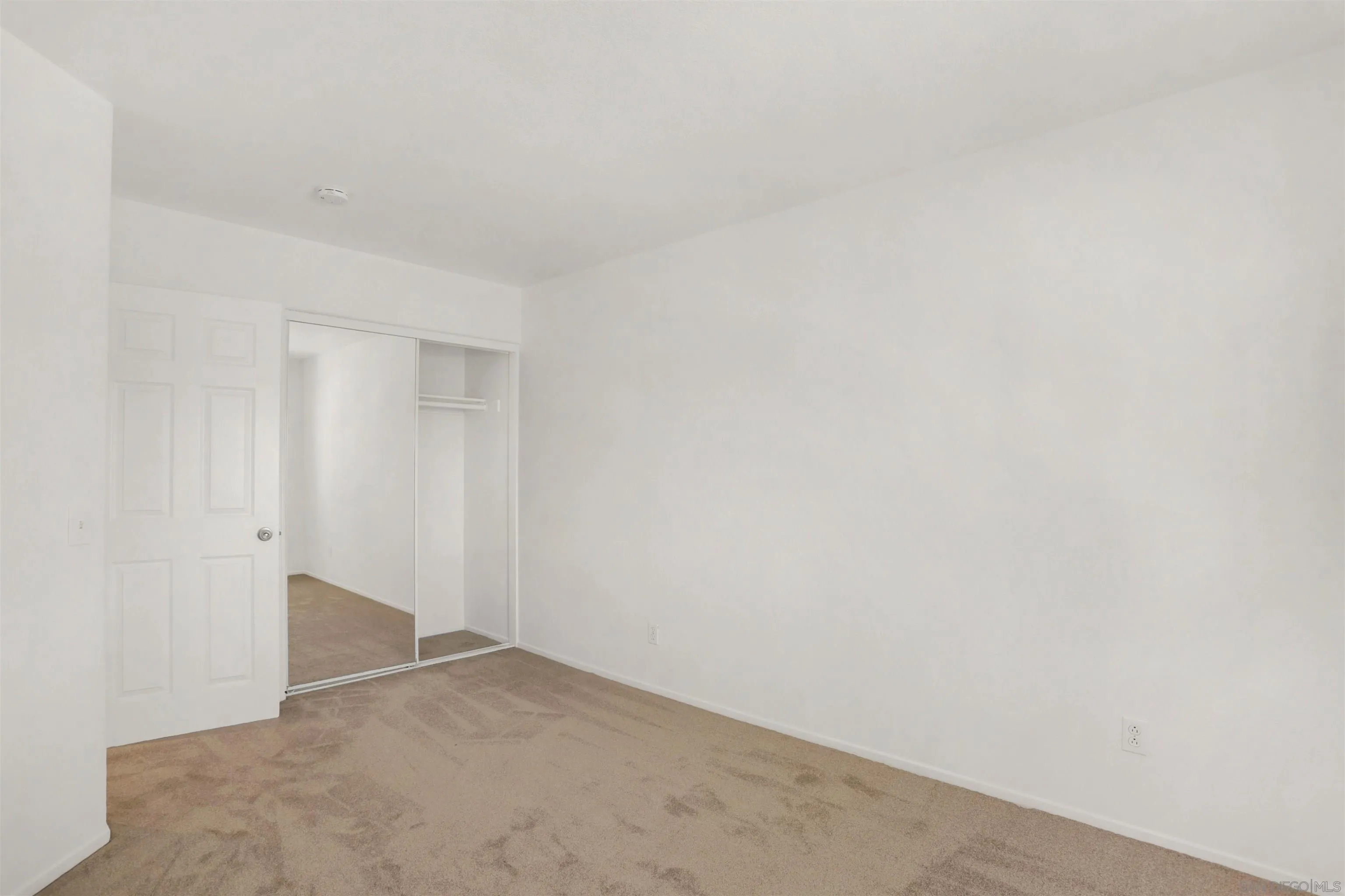 https://cdn.realtyfeed.com/cdn/127/260006957/be6a2c716d78bb3cb316d98252623264.webp