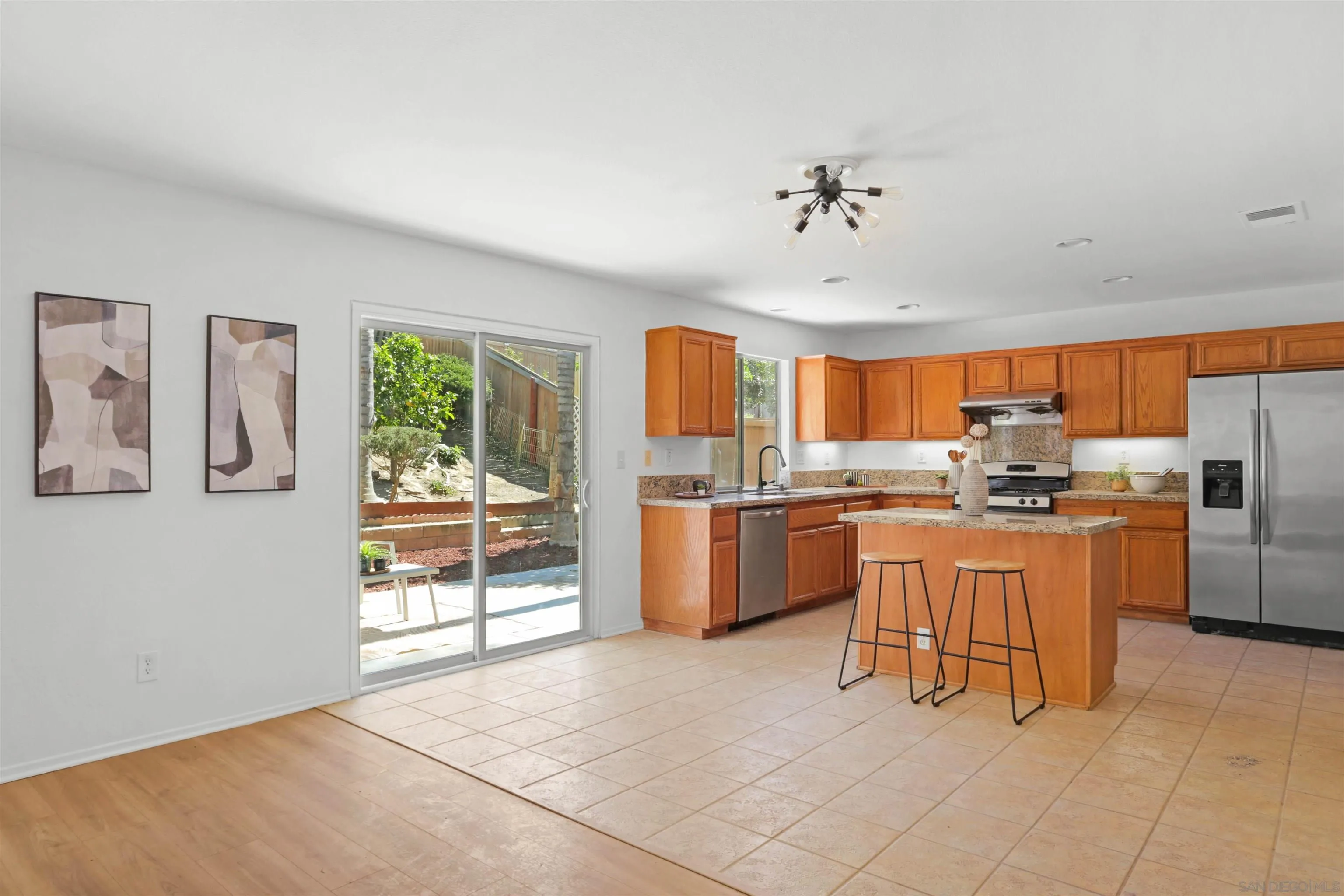 https://cdn.realtyfeed.com/cdn/127/260006957/d713b2674c60efaab95d9b3e6d70dbf1.webp