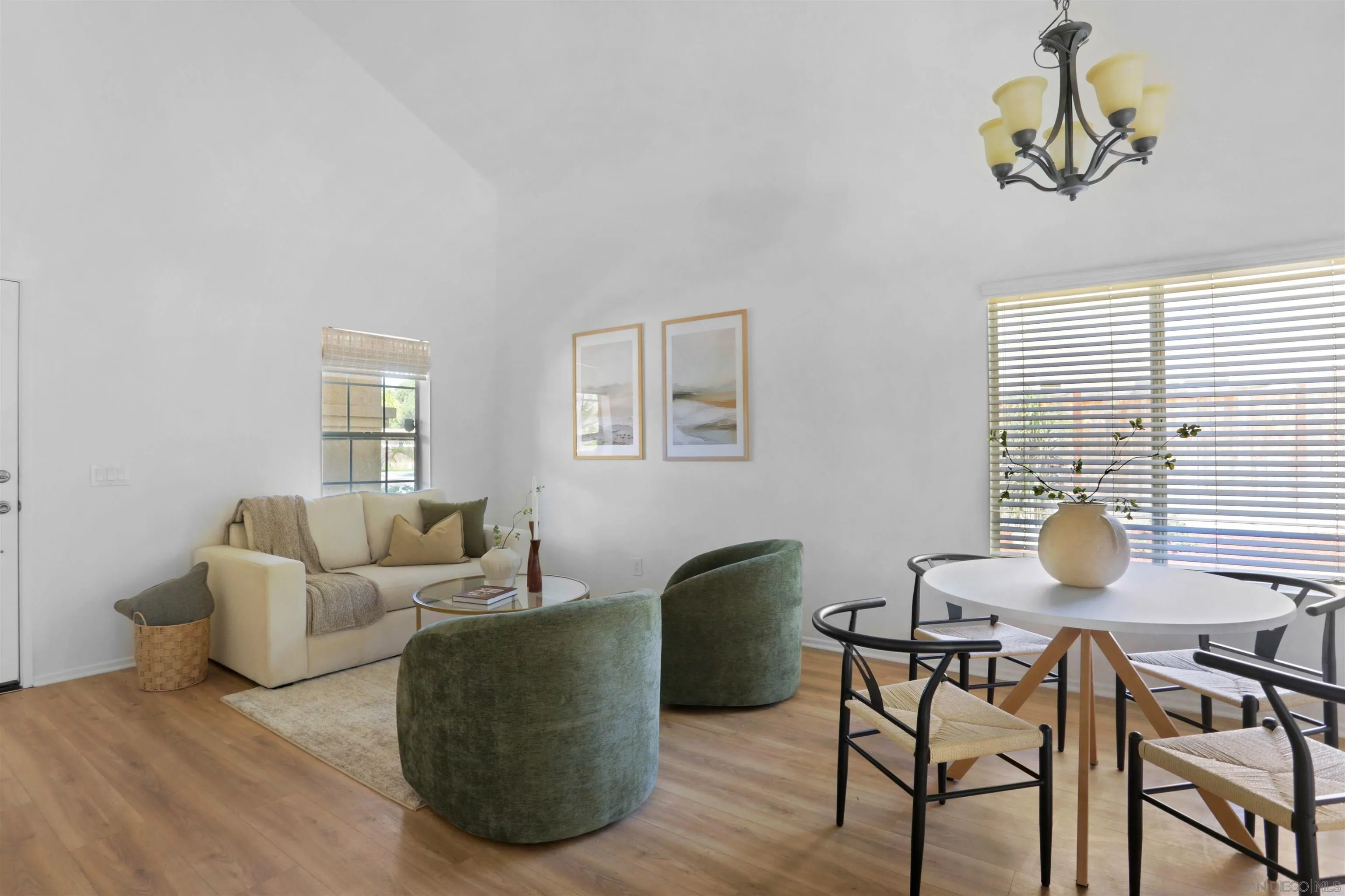 https://cdn.realtyfeed.com/cdn/127/260006957/ea0c8b1318095b3e17748f3d3630885c.webp