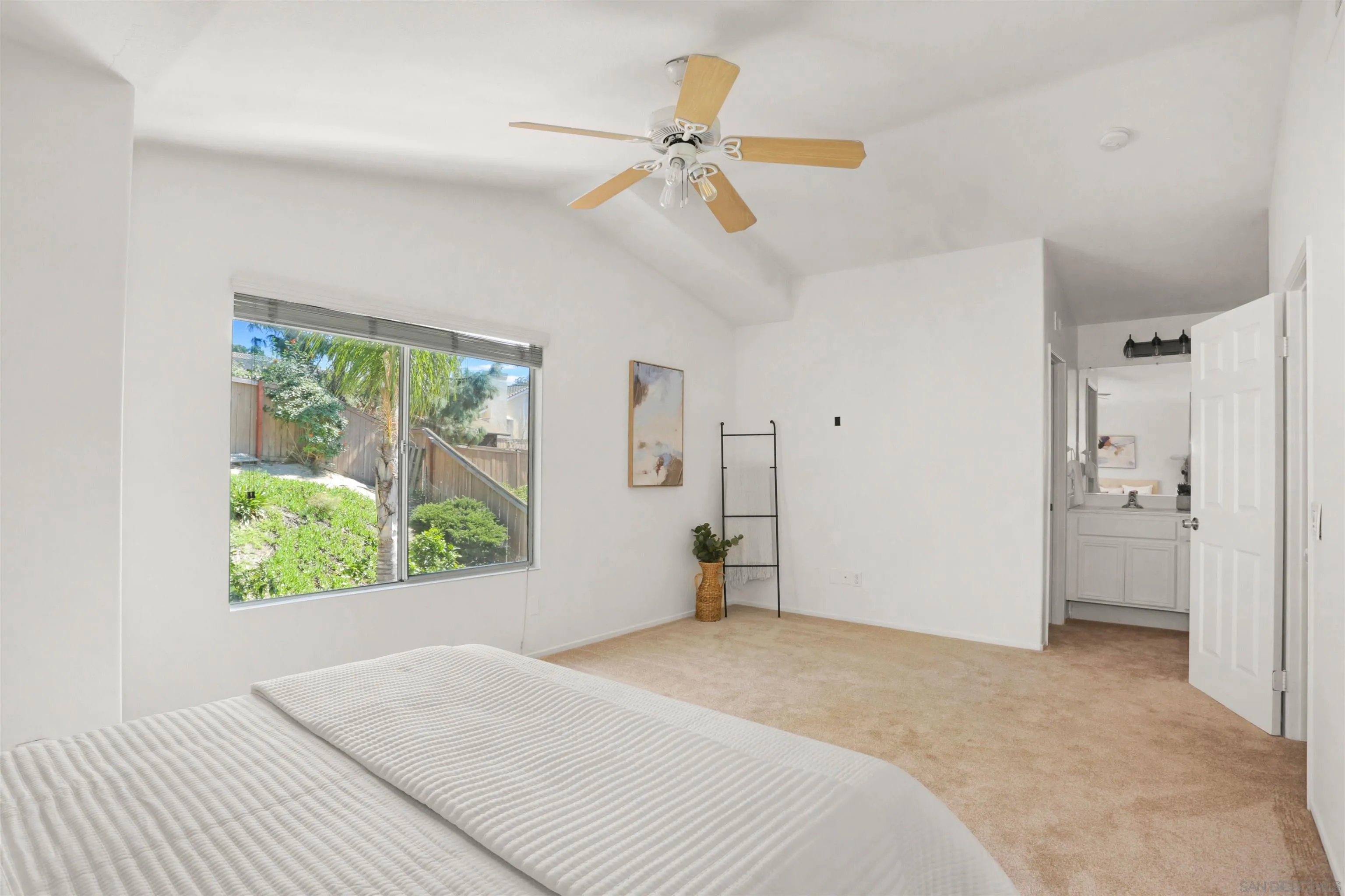 https://cdn.realtyfeed.com/cdn/127/260006957/ef543c82256c52f723292a8706491bd8.webp