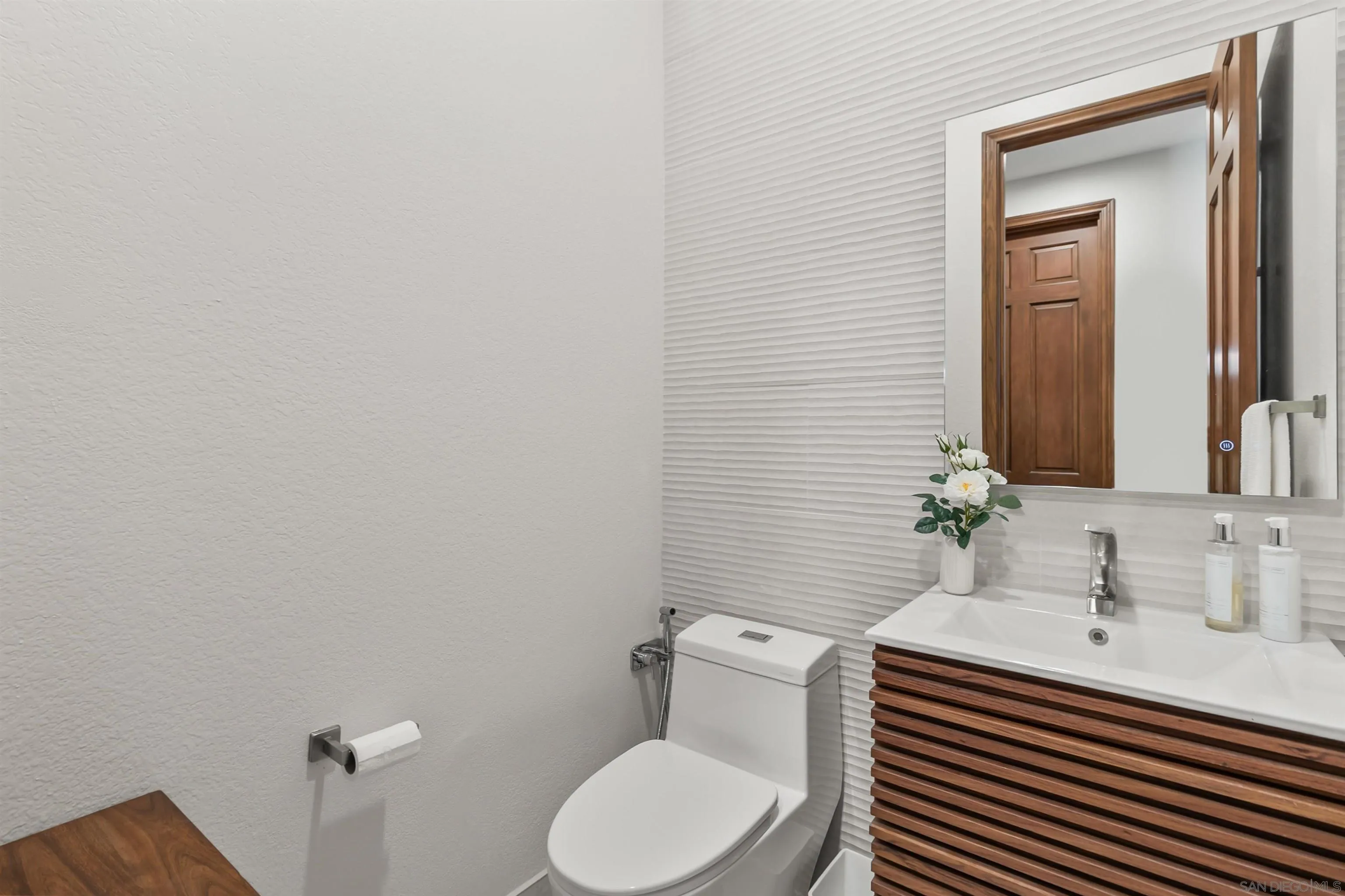 https://cdn.realtyfeed.com/cdn/127/260006958/602c697f7ba76bec40818b16791d7341.webp