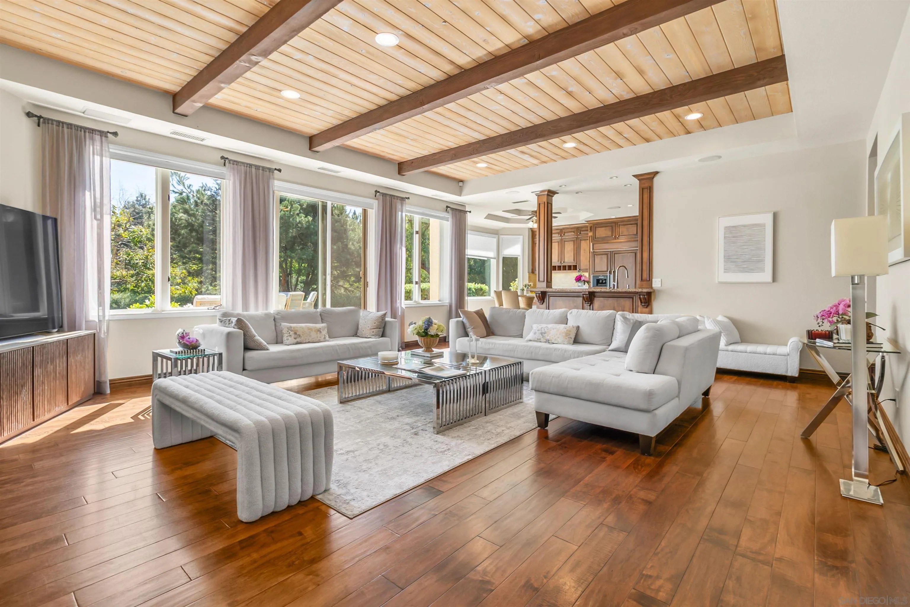 https://cdn.realtyfeed.com/cdn/127/260006958/76ef504a95f2765e797ddf93dc3101bc.webp