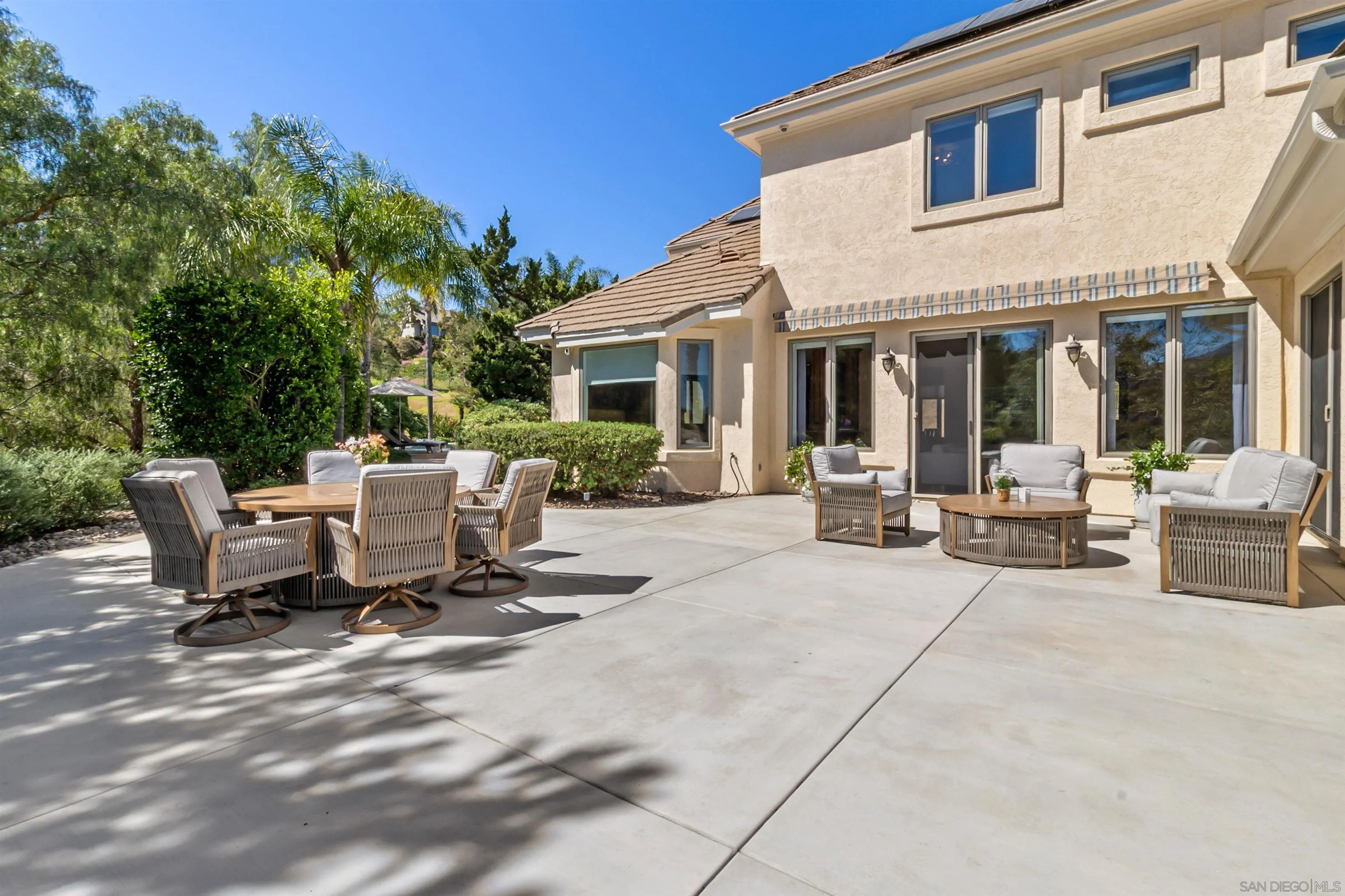 https://cdn.realtyfeed.com/cdn/127/260006958/c7ee5018456d09cc8a2f9d4866fe72c7.webp