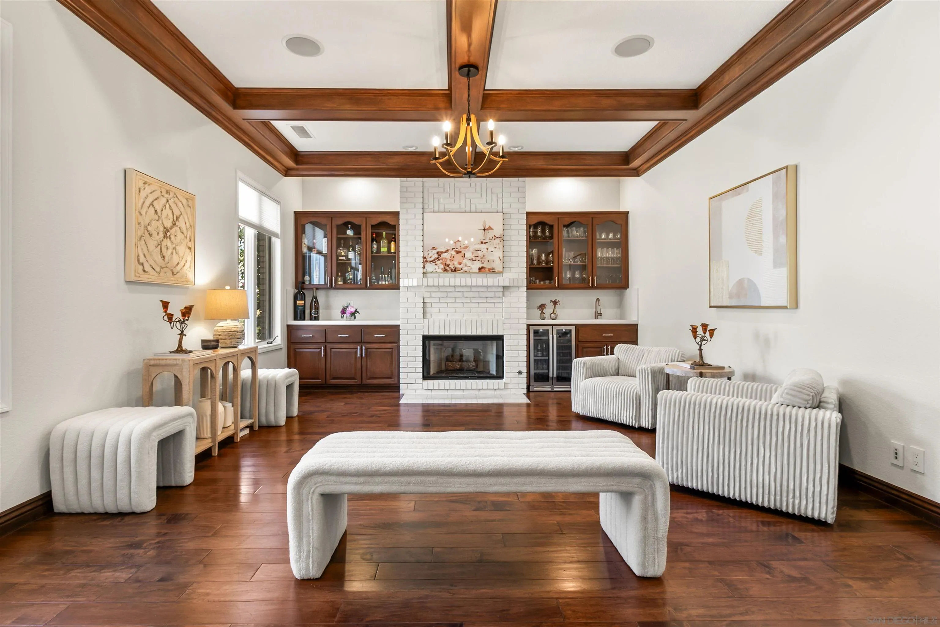 https://cdn.realtyfeed.com/cdn/127/260006958/caf5a9fee2b0888f01f80bbff17b133d.webp