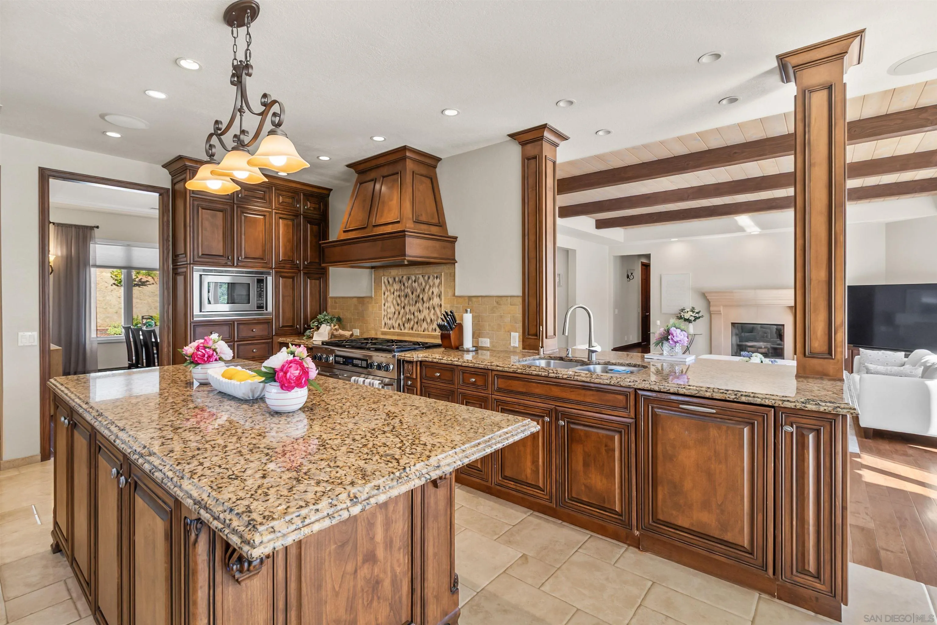 https://cdn.realtyfeed.com/cdn/127/260006958/d466d0c989b09376f1104ef3a7ae8d02.webp