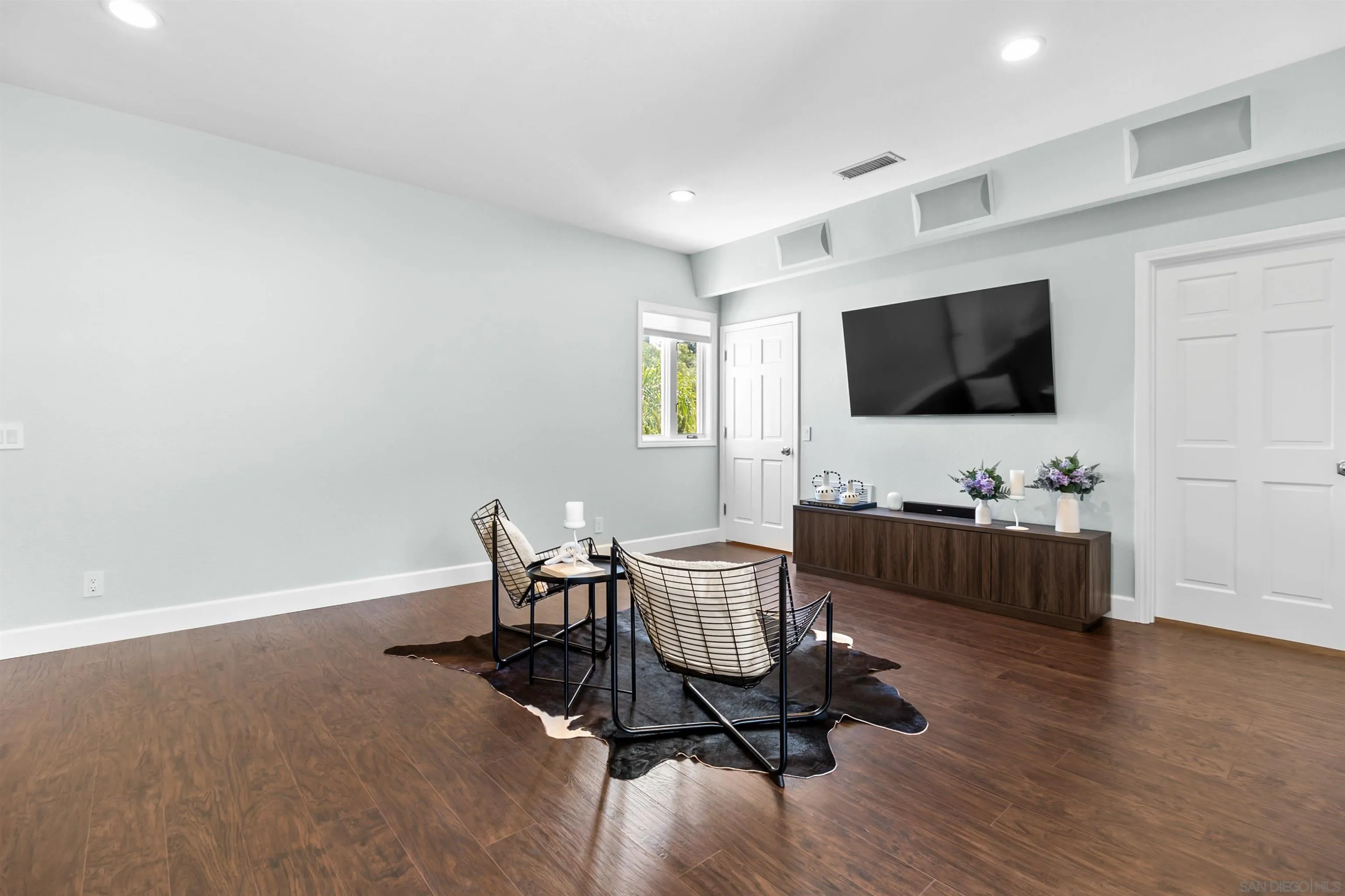 https://cdn.realtyfeed.com/cdn/127/260006958/ee8a4d812e7616e1d5ace20a5228287b.webp