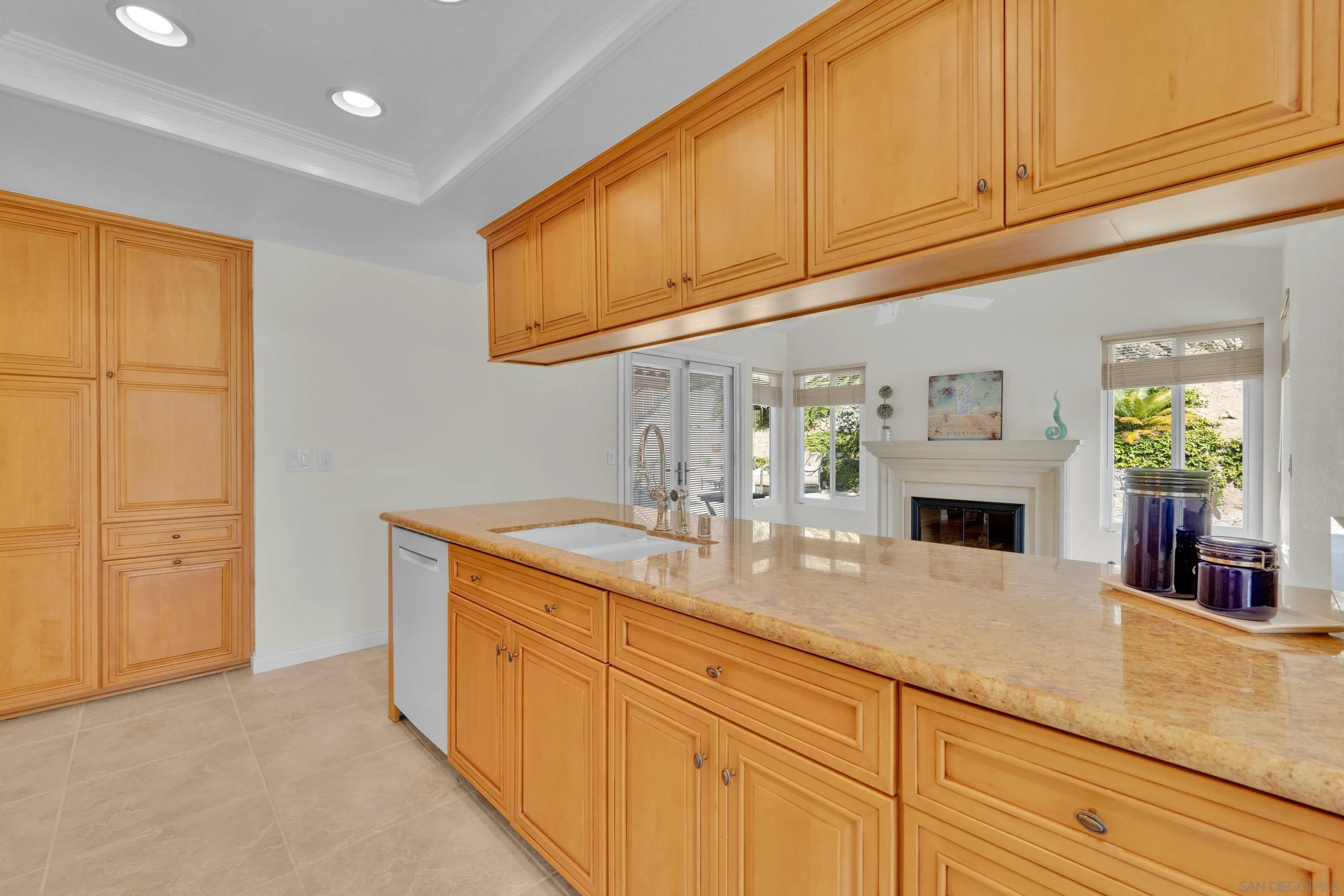 https://cdn.realtyfeed.com/cdn/127/260006960/5215368c5d2a34138f4046f30a3ddc6c.webp