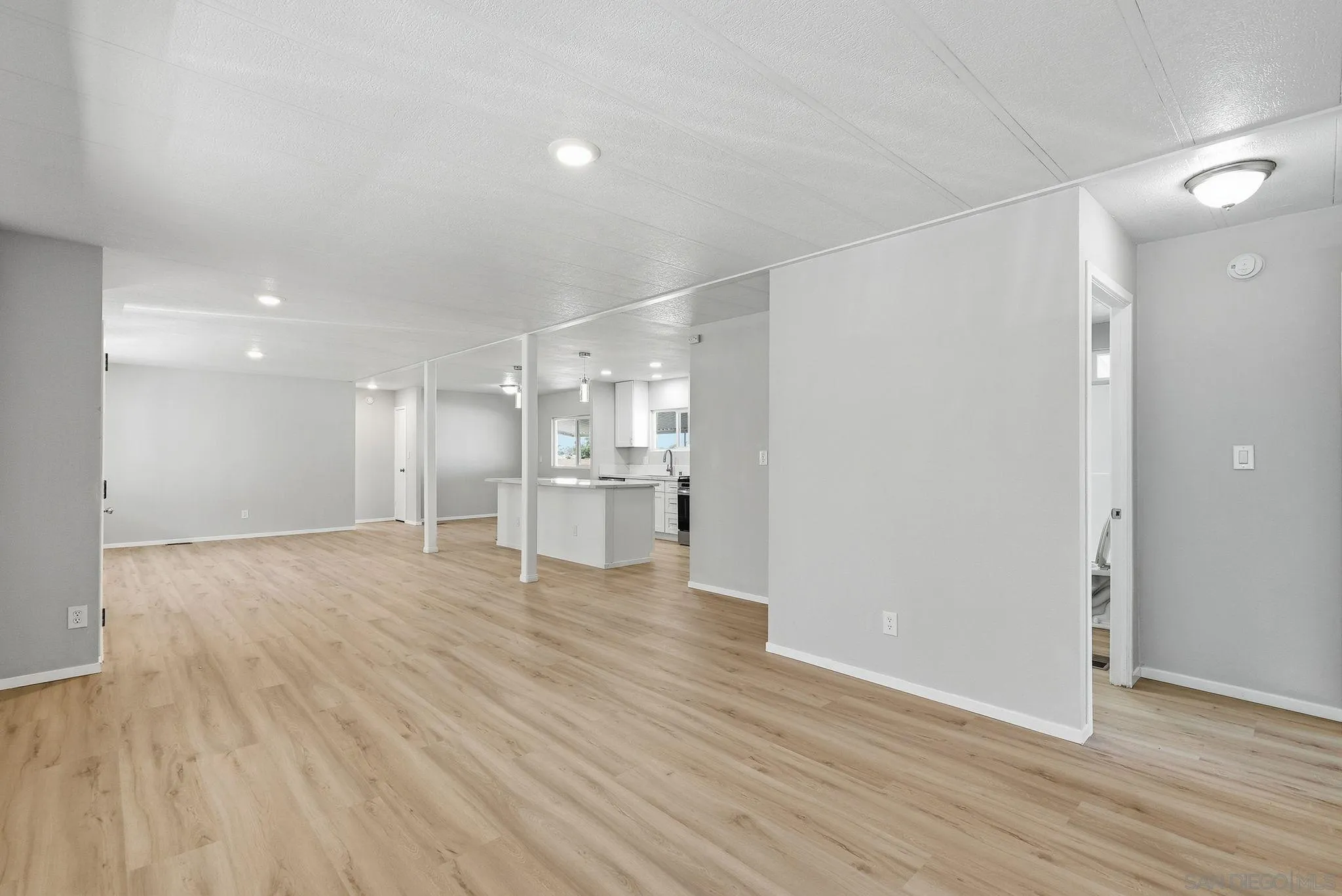 https://cdn.realtyfeed.com/cdn/127/260006961/319b79e347df7ab785eacc0e541465ec.webp