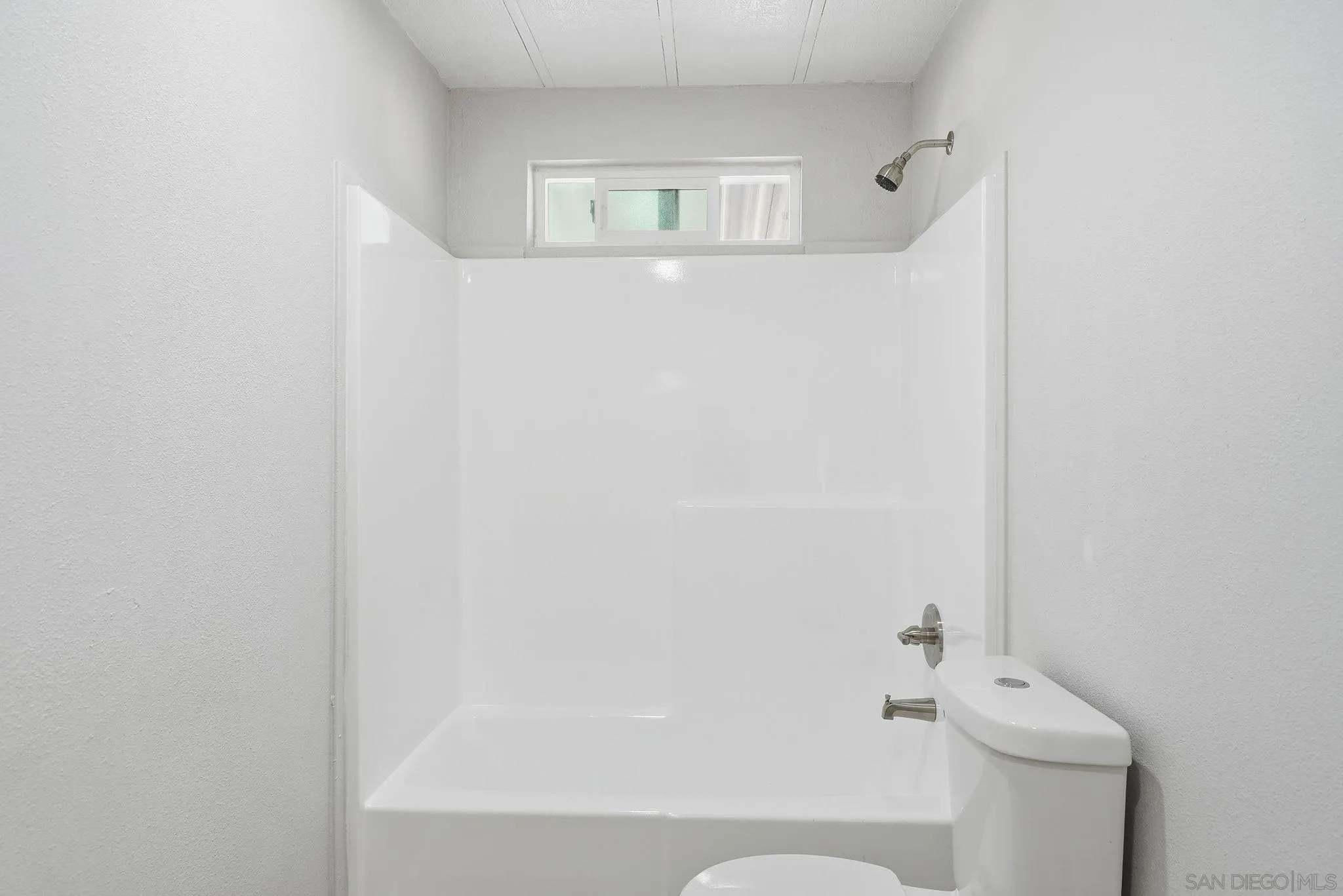 https://cdn.realtyfeed.com/cdn/127/260006961/8eb5d673f3b81f48d783eff1619ad83a.webp